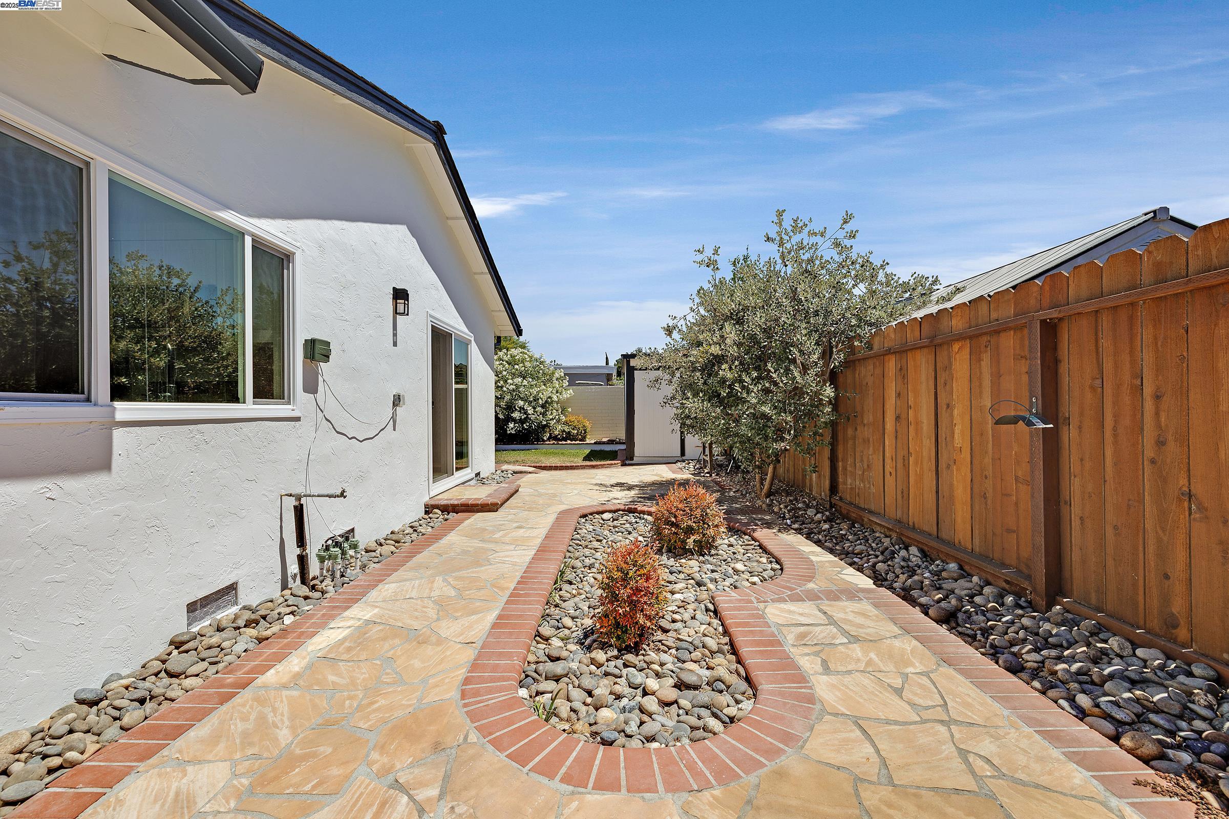 Detail Gallery Image 35 of 45 For 693 Mayten Dr, Livermore,  CA 94551 - 4 Beds | 2 Baths