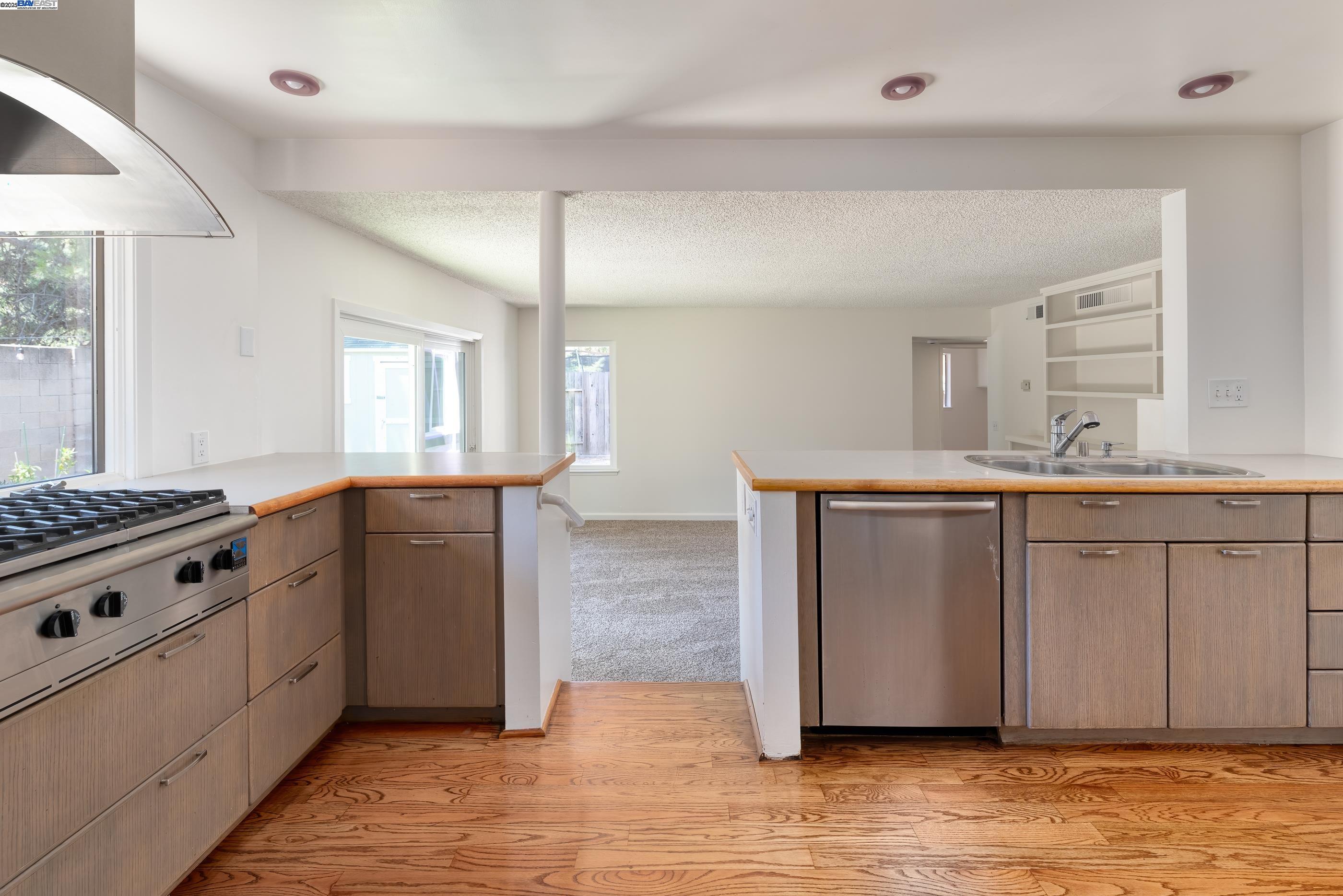 Detail Gallery Image 16 of 42 For 5644 Alhambra Hills Ct, Martinez,  CA 94553 - 4 Beds | 3 Baths