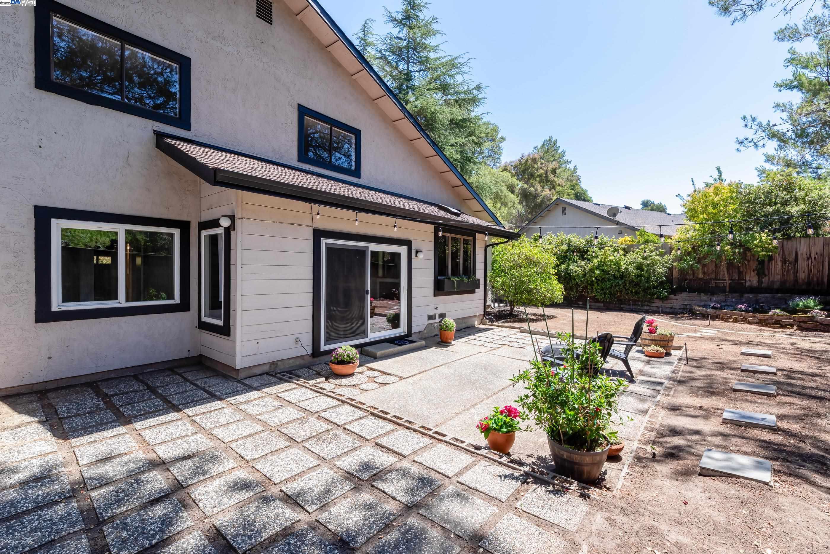 Detail Gallery Image 37 of 42 For 5644 Alhambra Hills Ct, Martinez,  CA 94553 - 4 Beds | 3 Baths