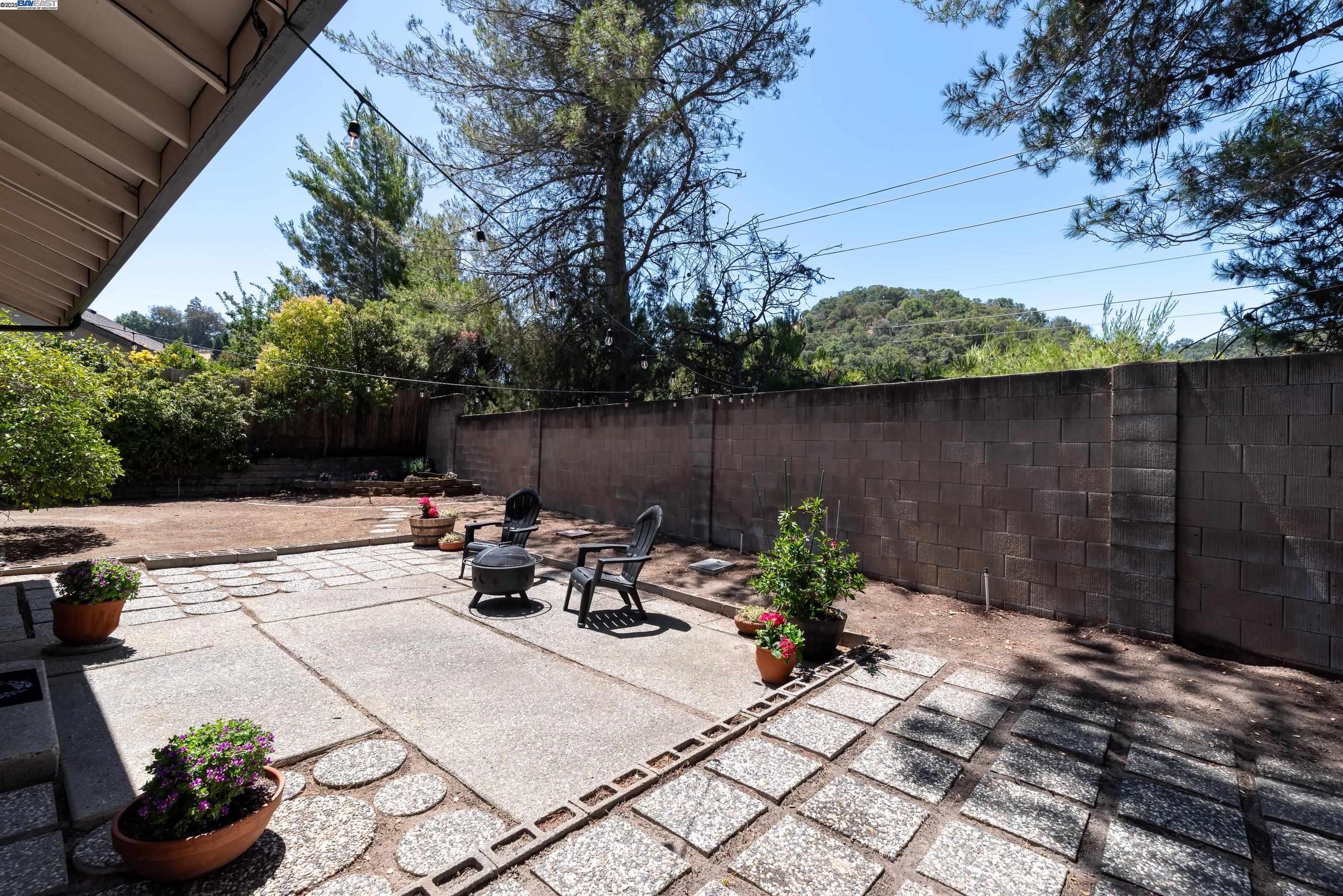 Detail Gallery Image 40 of 42 For 5644 Alhambra Hills Ct, Martinez,  CA 94553 - 4 Beds | 3 Baths