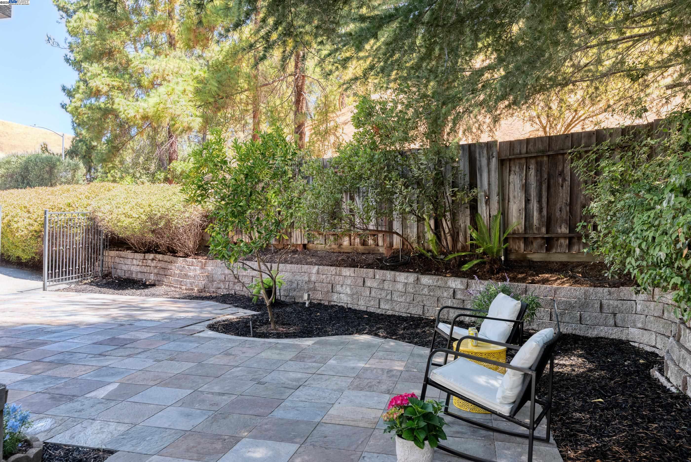 Detail Gallery Image 5 of 42 For 5644 Alhambra Hills Ct, Martinez,  CA 94553 - 4 Beds | 3 Baths