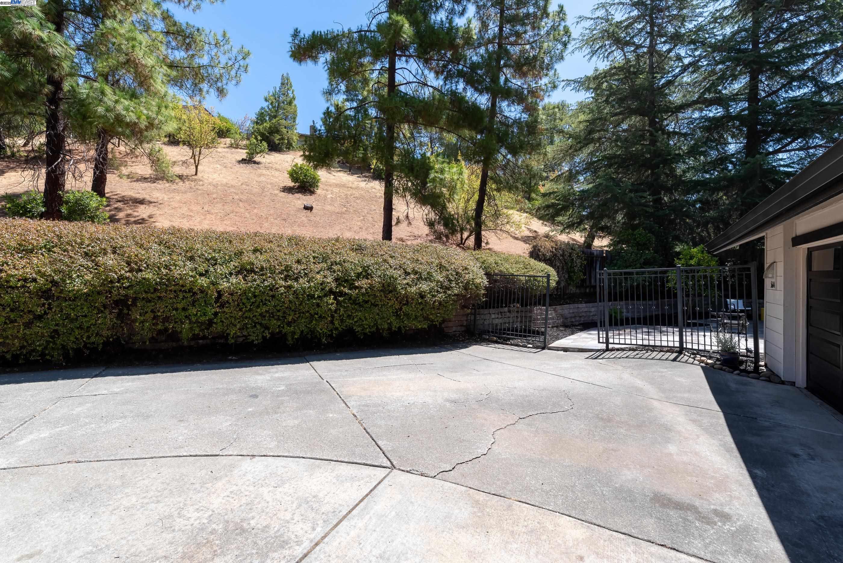 Detail Gallery Image 42 of 42 For 5644 Alhambra Hills Ct, Martinez,  CA 94553 - 4 Beds | 3 Baths
