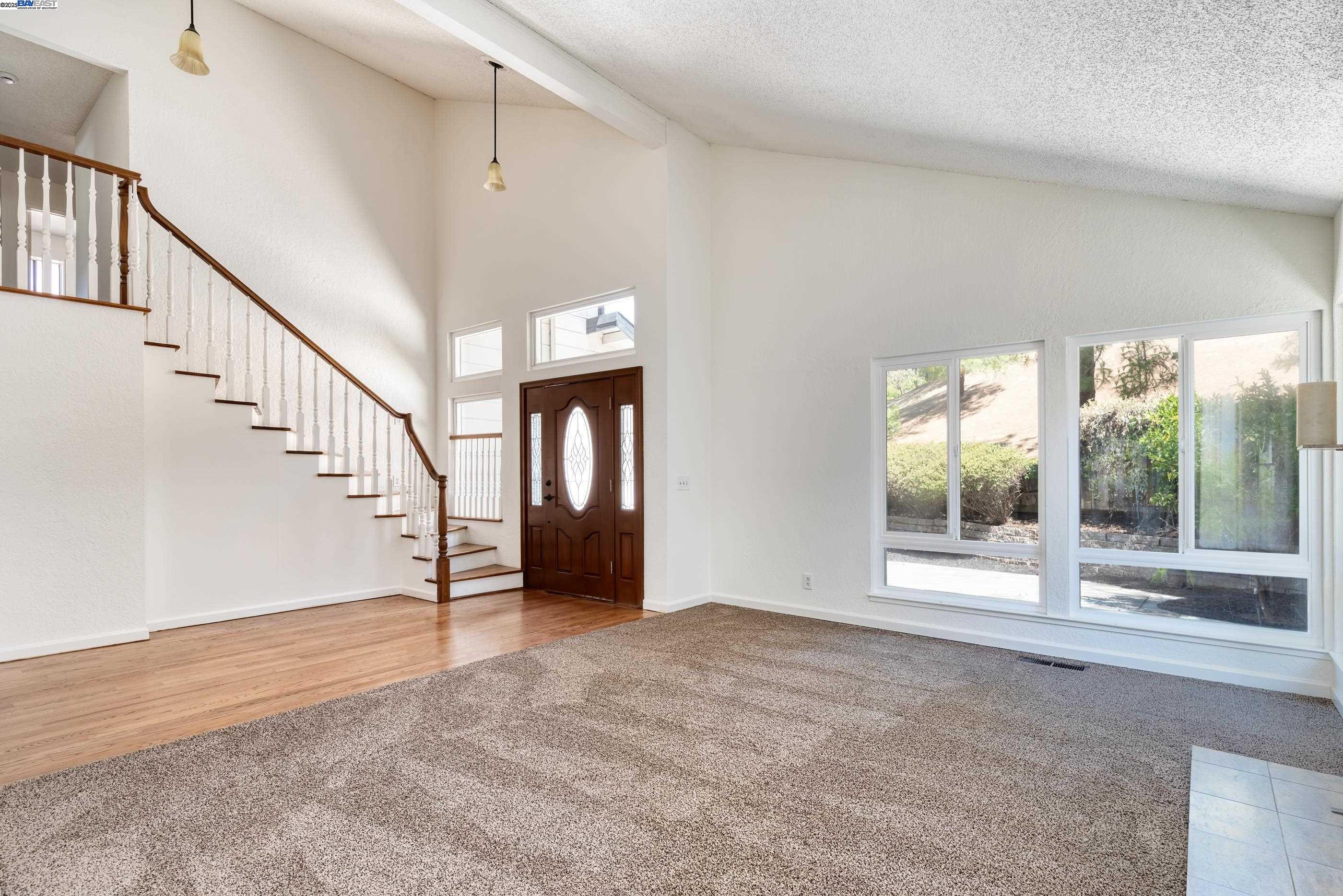Detail Gallery Image 9 of 42 For 5644 Alhambra Hills Ct, Martinez,  CA 94553 - 4 Beds | 3 Baths