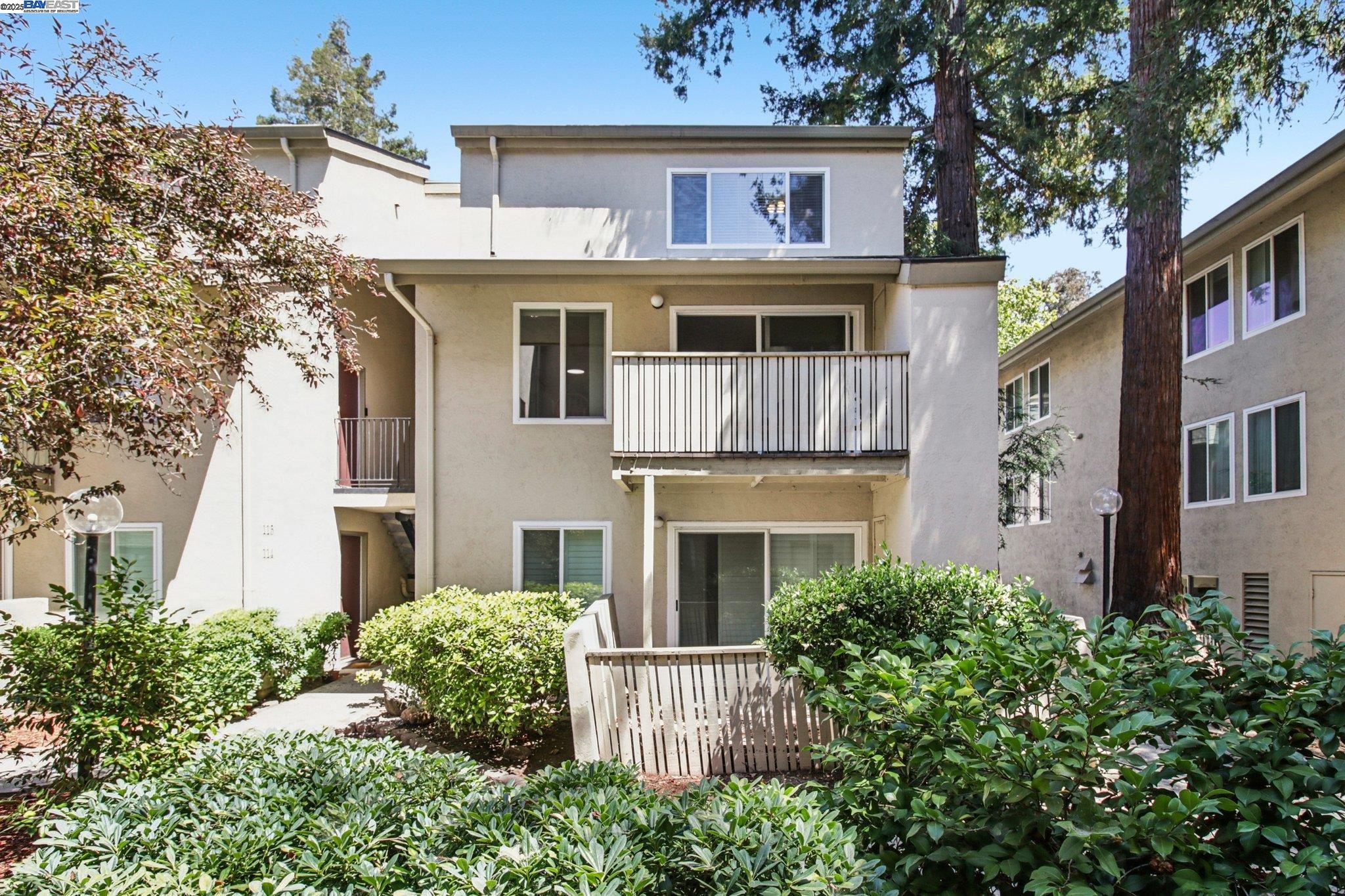 MLS: 41106765 Condo For Sale