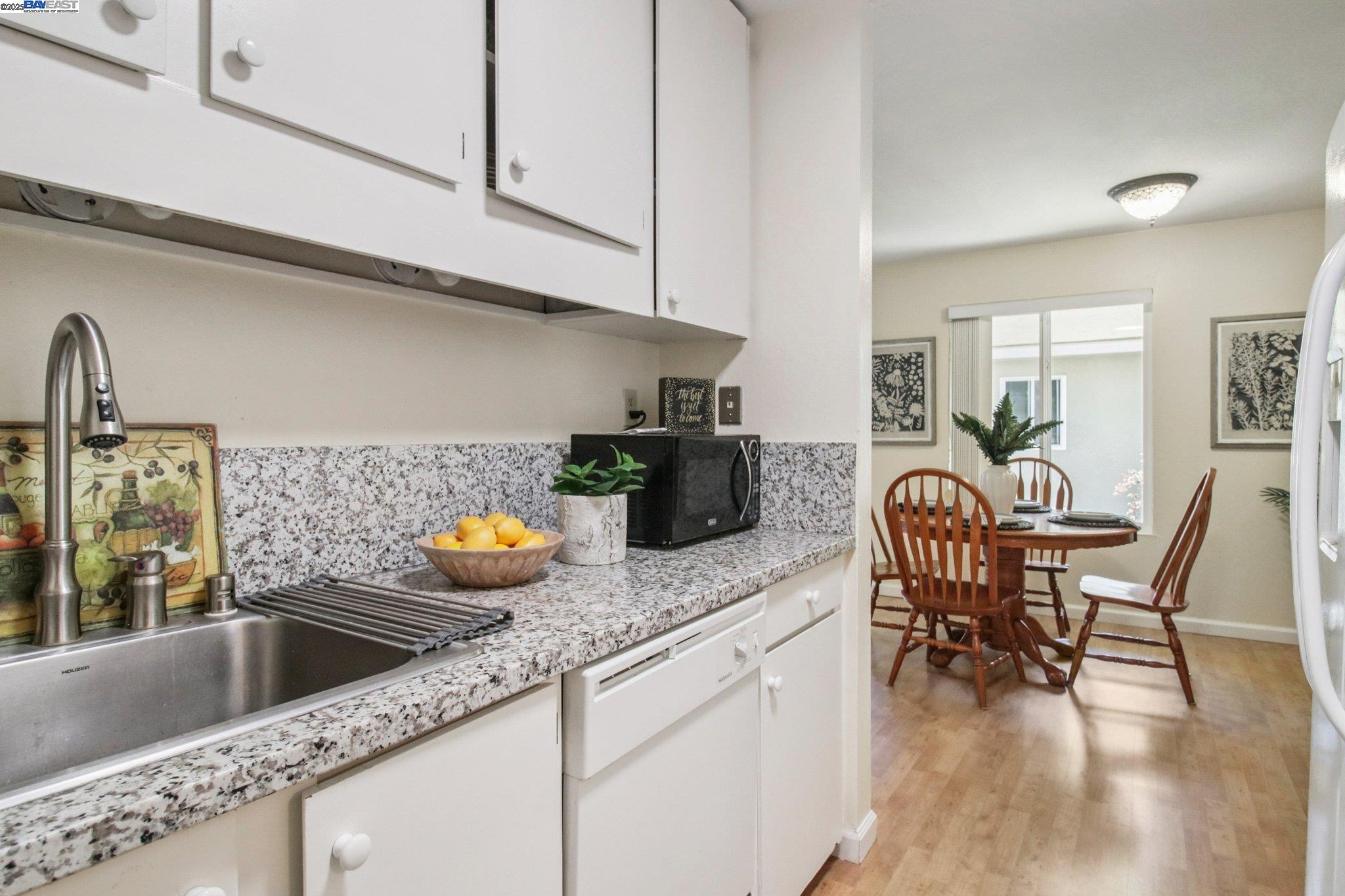 Photo #9: 41106765 Listing: Photo #9