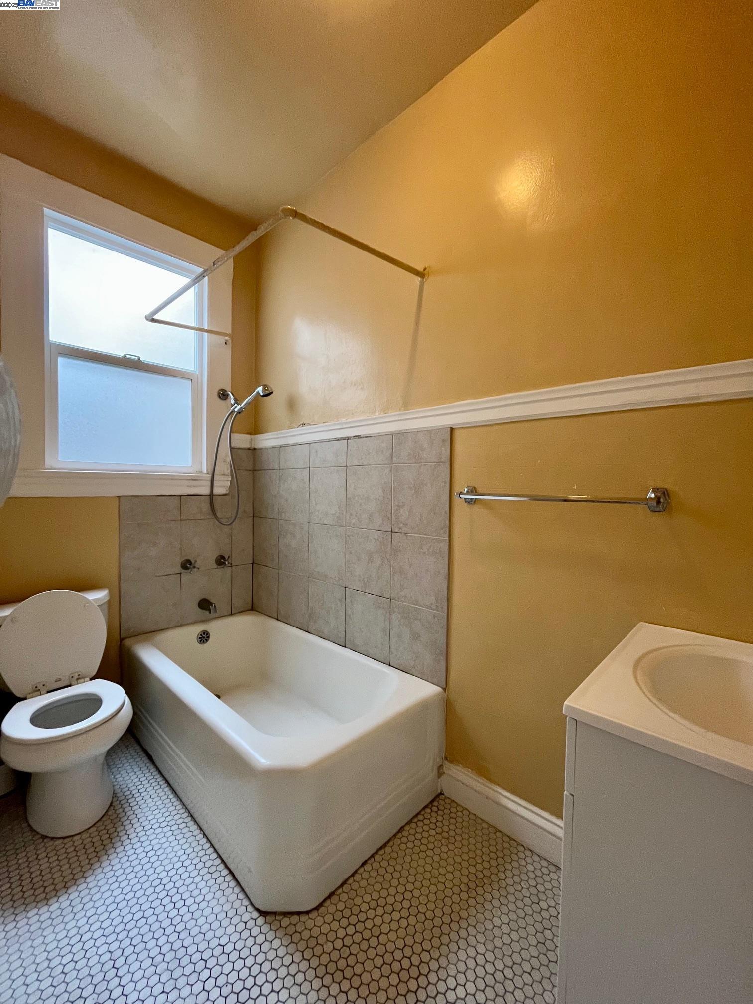 459 11Th Ave, San Francisco, California 94118, ,Commercial Sale,For Sale,459 11Th Ave,41106767