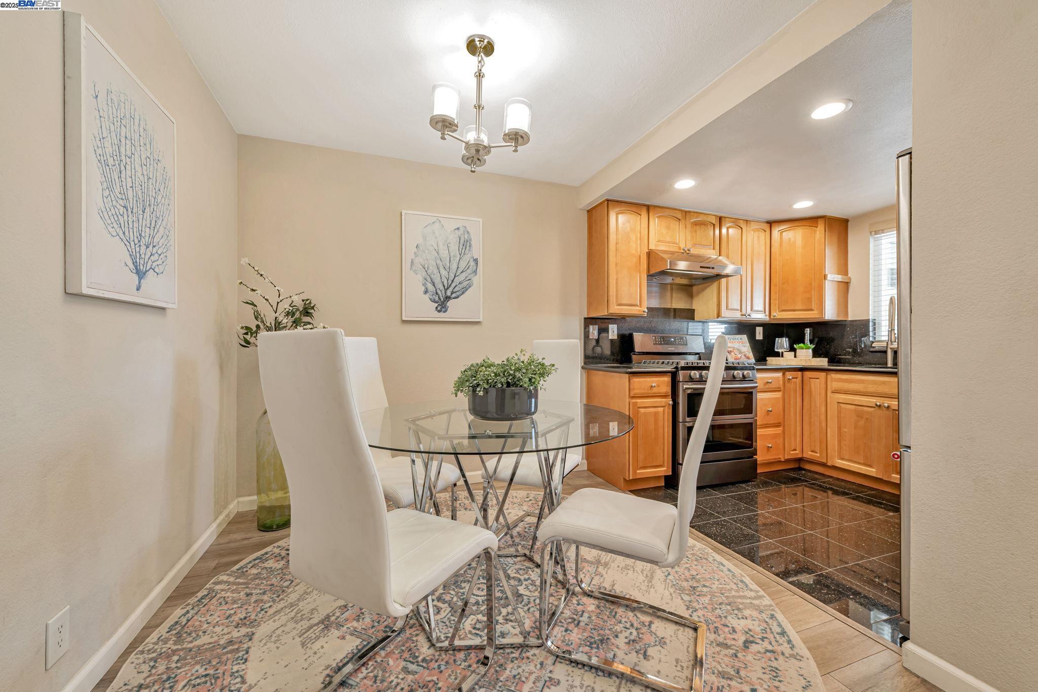 314 Sequim Cmn, Fremont, California 94539, 2 Bedrooms Bedrooms, 4 Rooms Rooms,2 BathroomsBathrooms,Residential,For Sale,314 Sequim Cmn,41106768