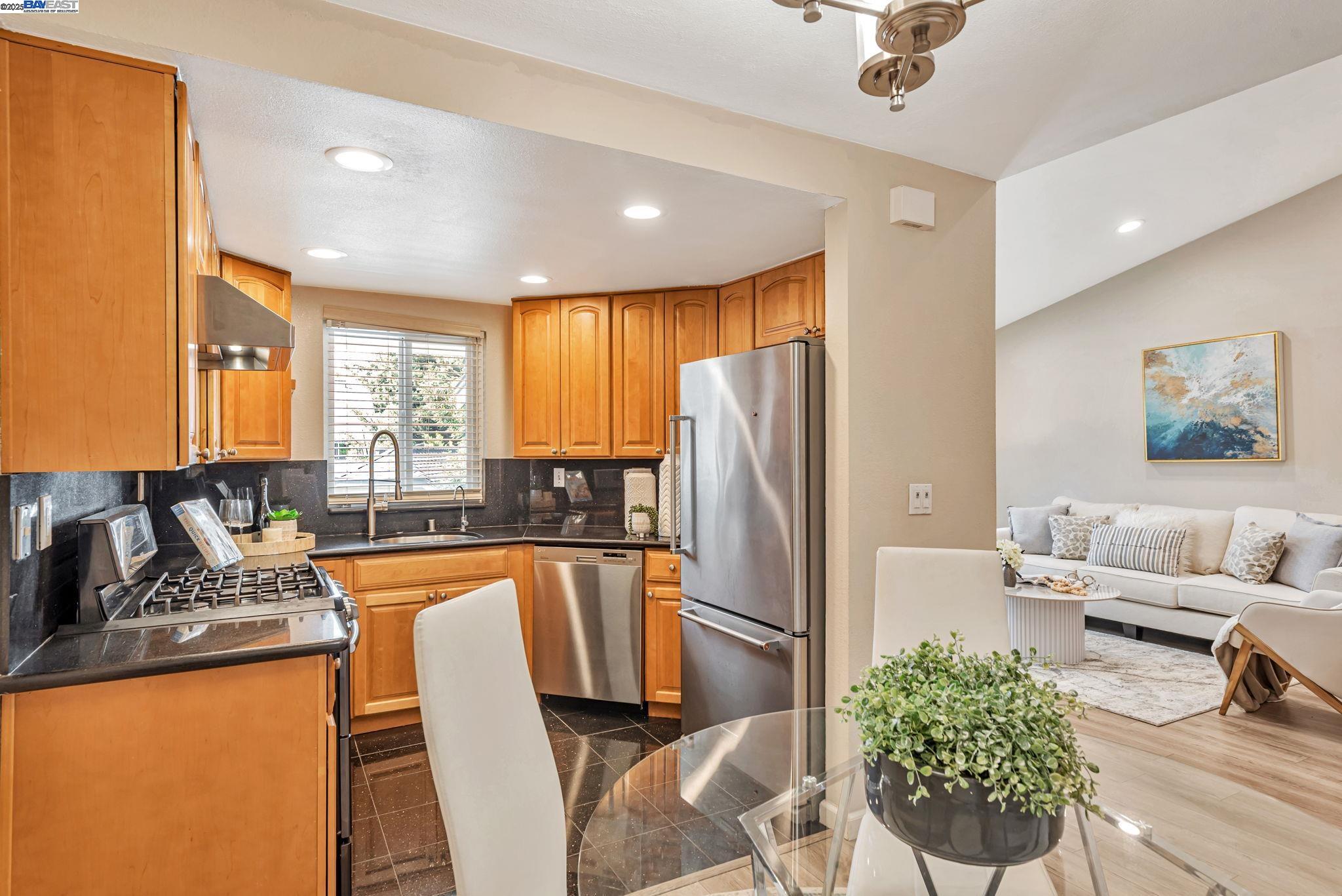 314 Sequim Cmn, Fremont, California 94539, 2 Bedrooms Bedrooms, 4 Rooms Rooms,2 BathroomsBathrooms,Residential,For Sale,314 Sequim Cmn,41106768