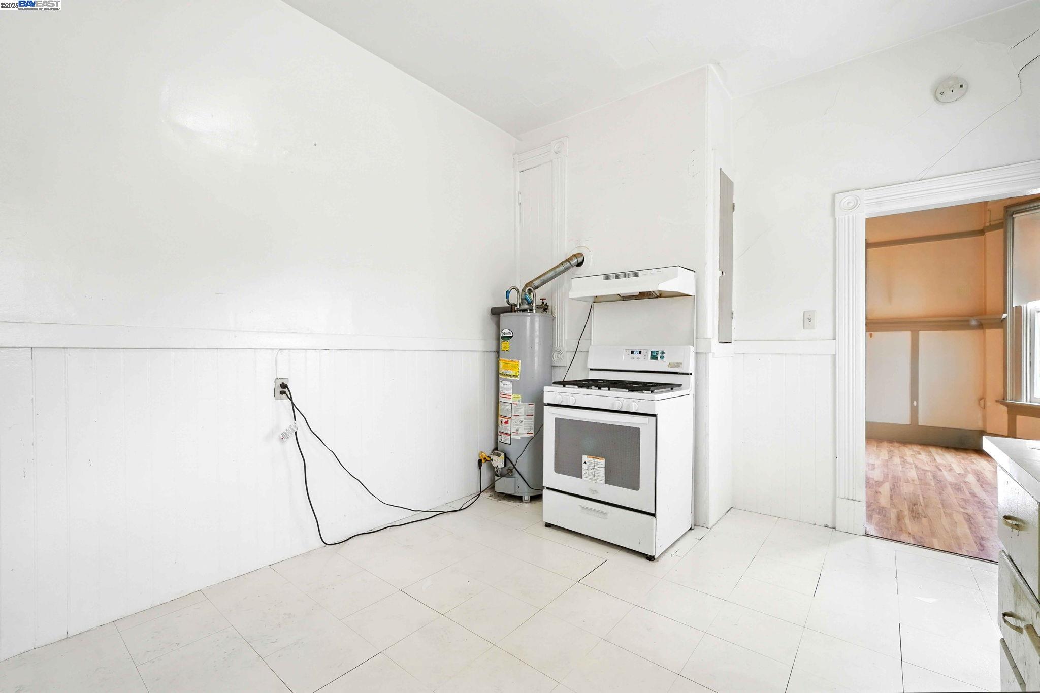 556-558 Alcatraz Ave, Oakland, California 94609, ,Residential Income,For Sale,556-558 Alcatraz Ave,41106772