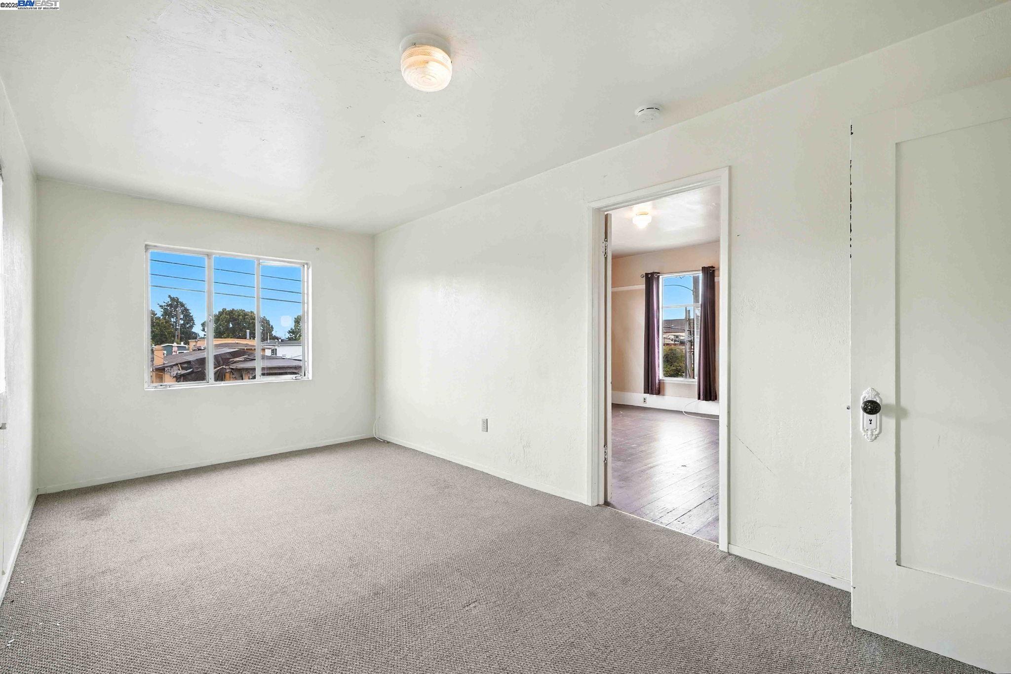 556-558 Alcatraz Ave, Oakland, California 94609, ,Residential Income,For Sale,556-558 Alcatraz Ave,41106772