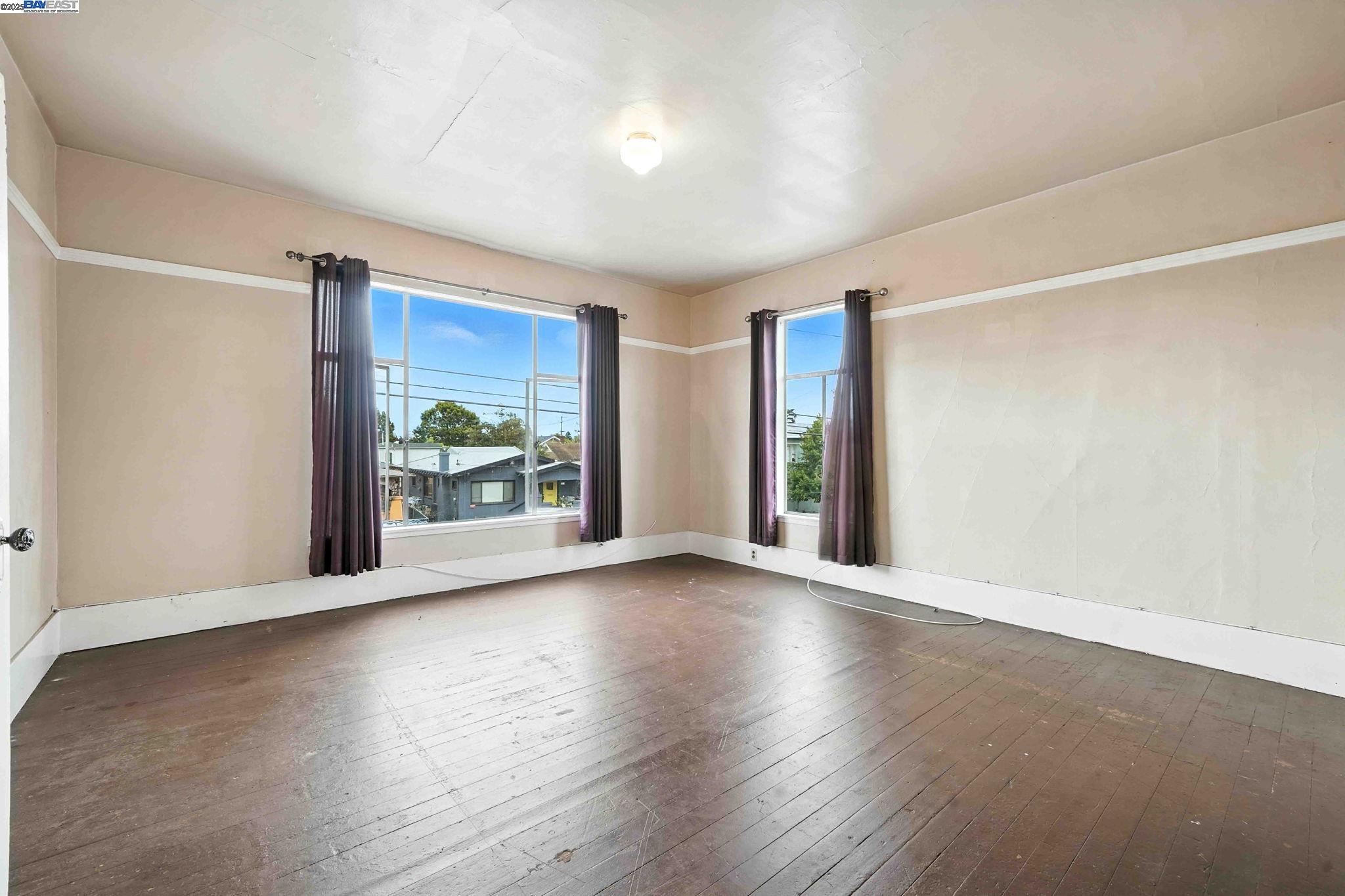 556-558 Alcatraz Ave, Oakland, California 94609, ,Residential Income,For Sale,556-558 Alcatraz Ave,41106772