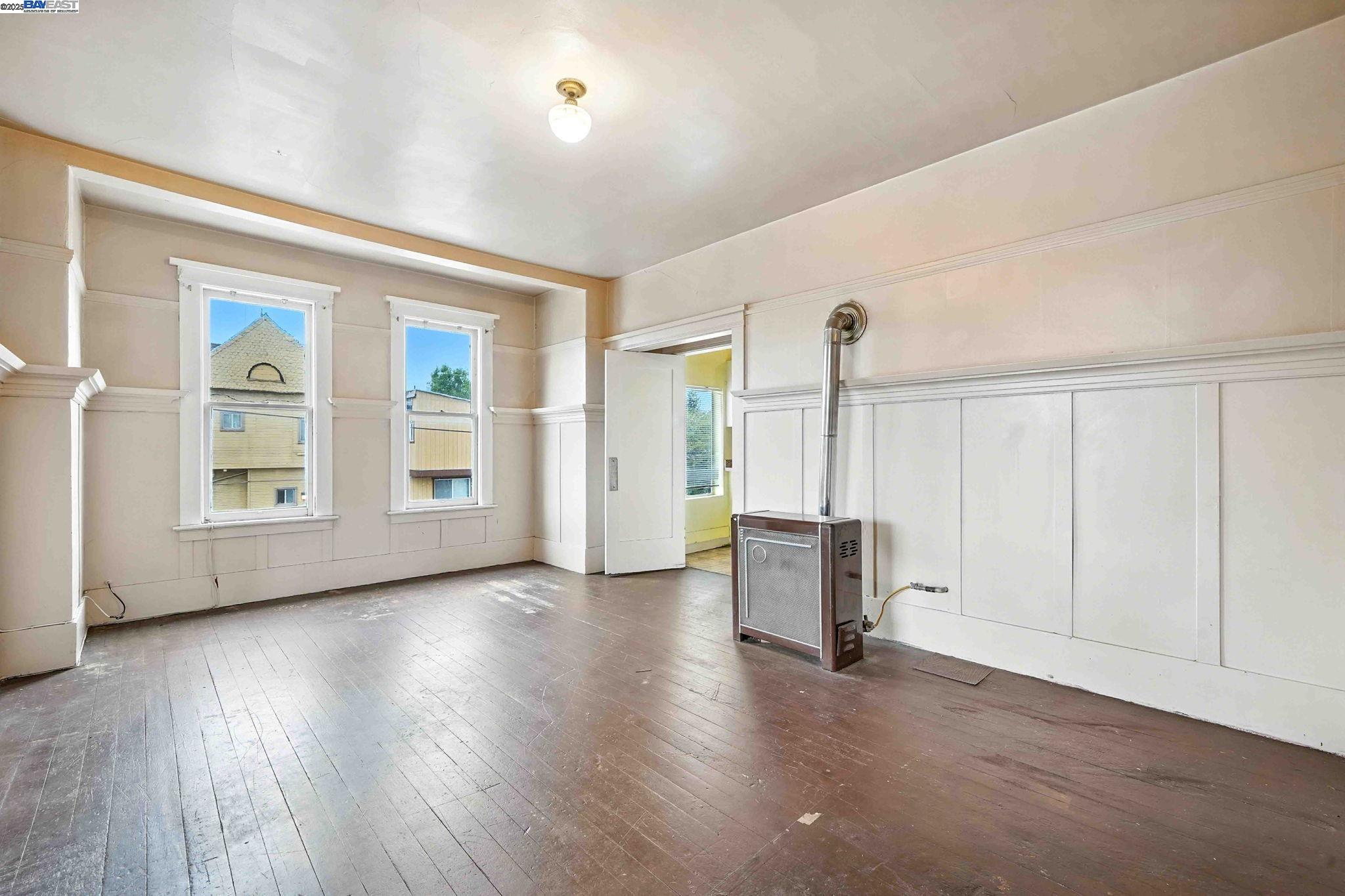 556-558 Alcatraz Ave, Oakland, California 94609, ,Residential Income,For Sale,556-558 Alcatraz Ave,41106772