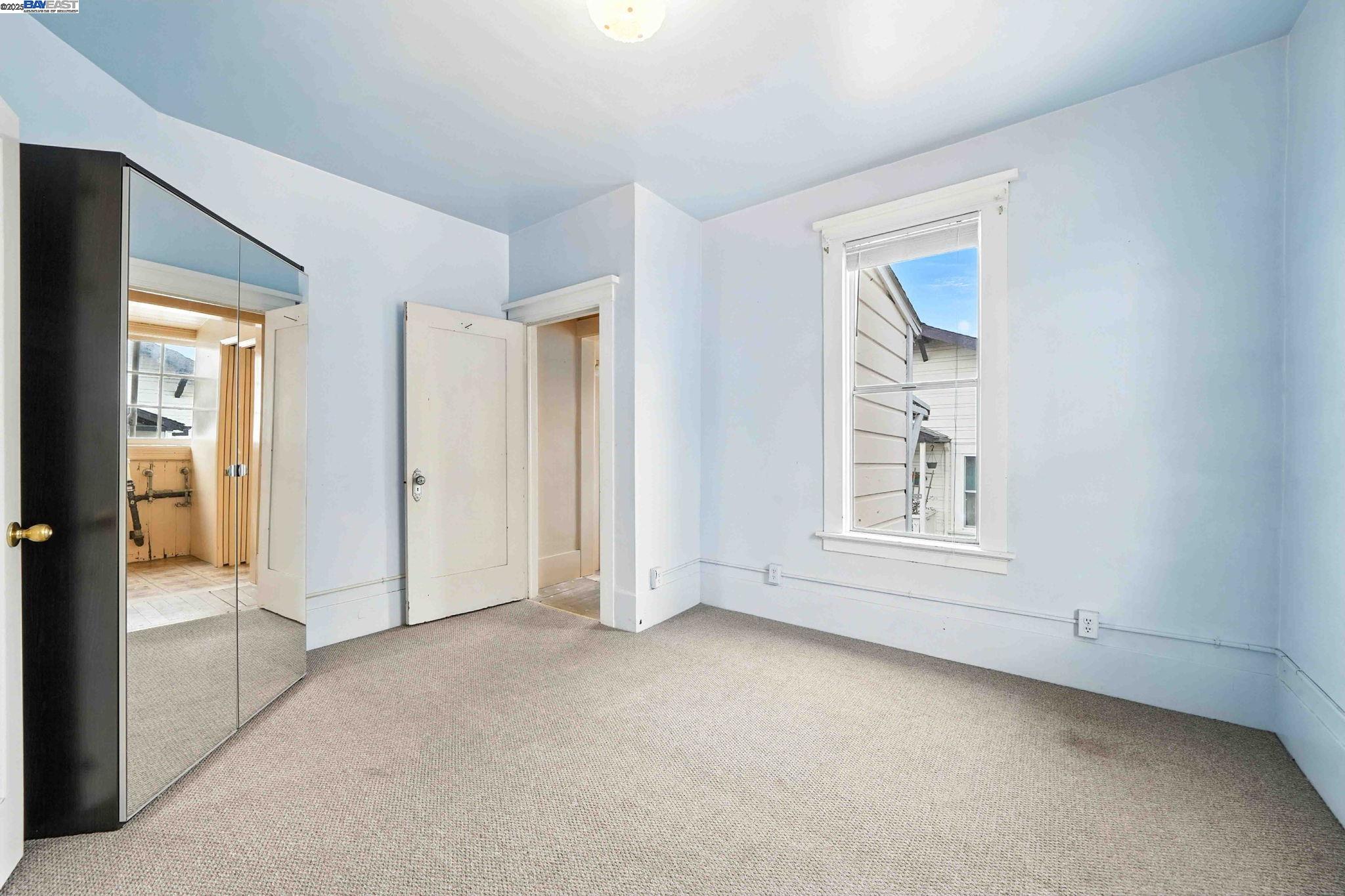 556-558 Alcatraz Ave, Oakland, California 94609, ,Residential Income,For Sale,556-558 Alcatraz Ave,41106772