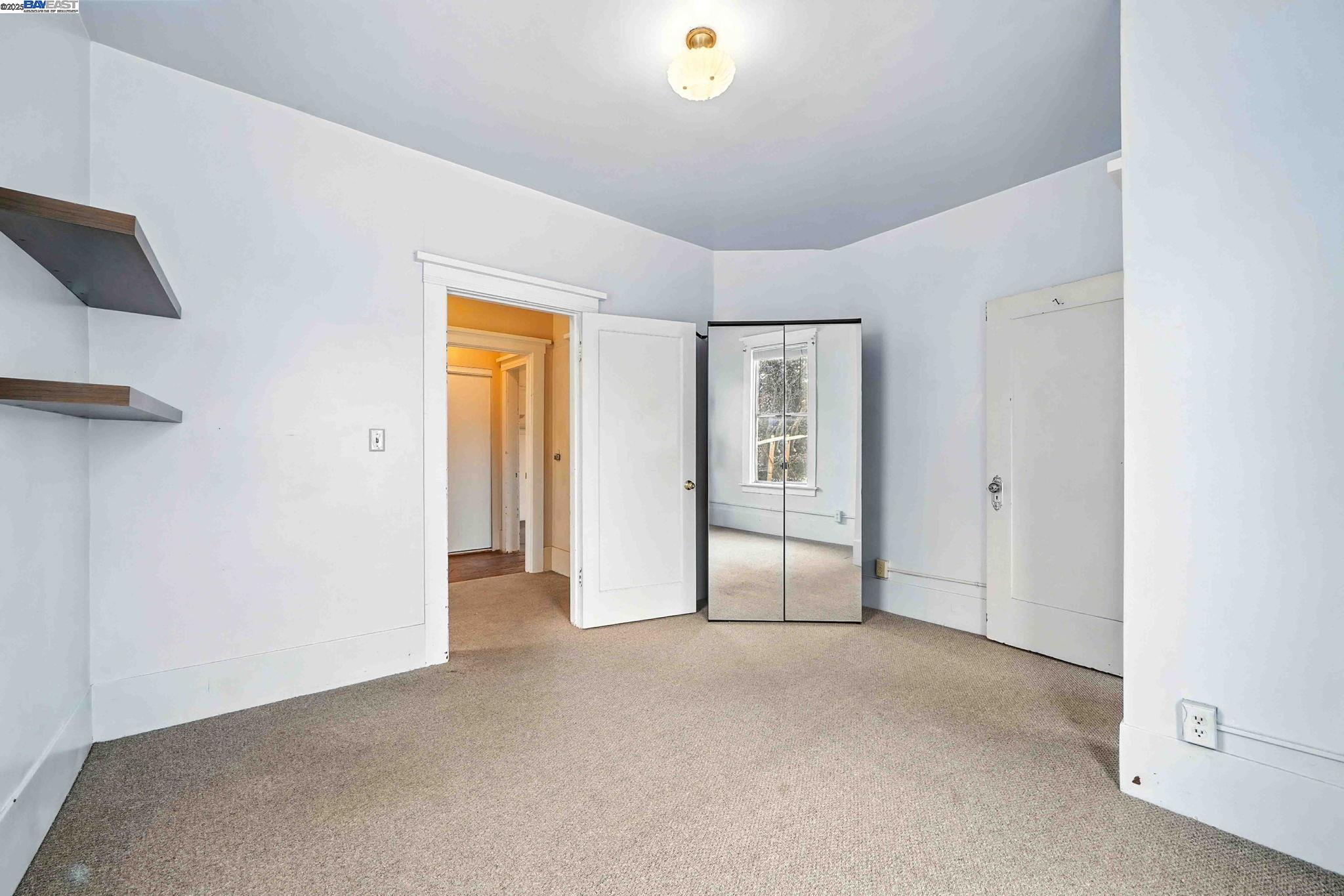 556-558 Alcatraz Ave, Oakland, California 94609, ,Residential Income,For Sale,556-558 Alcatraz Ave,41106772