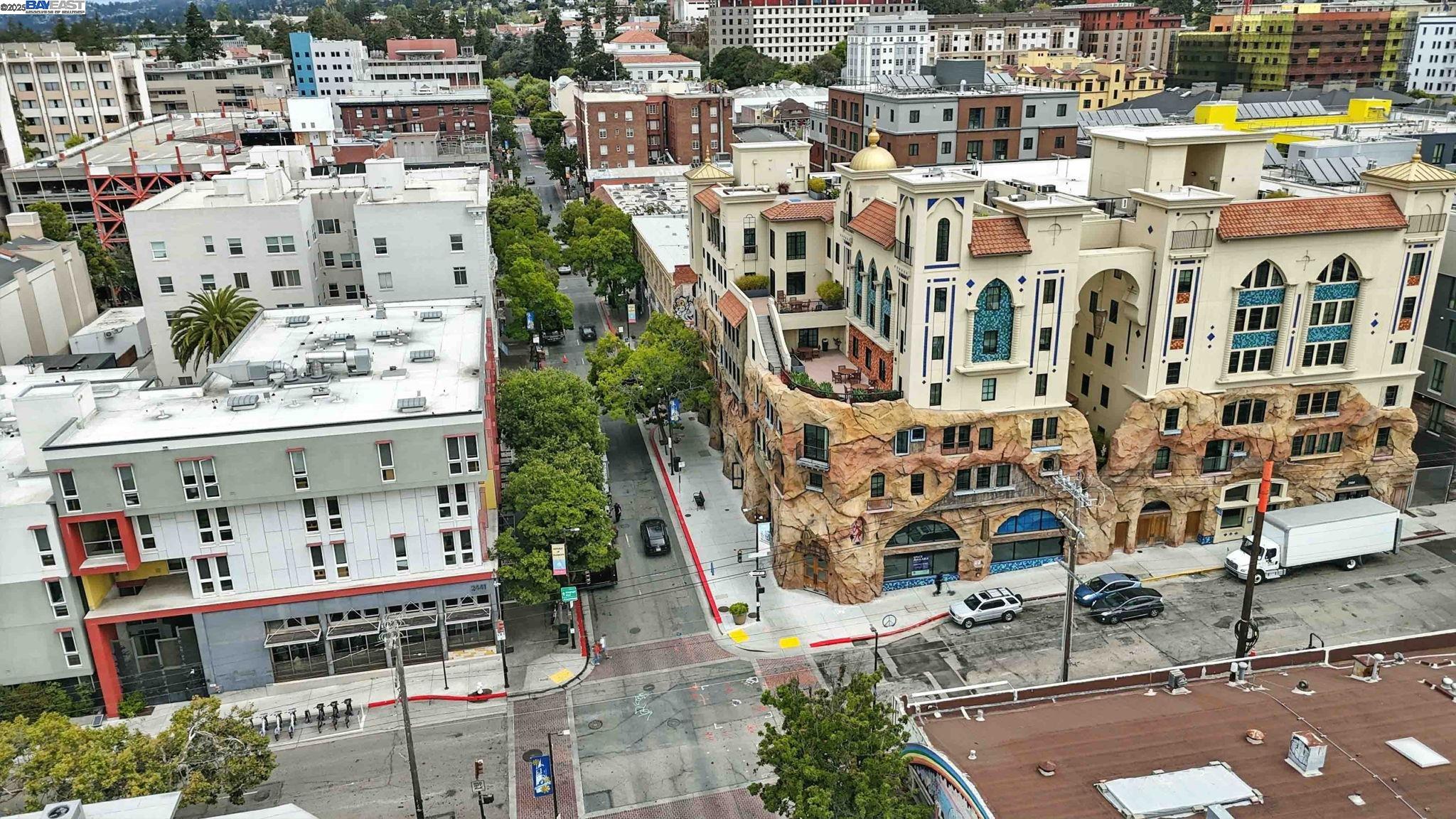 556-558 Alcatraz Ave, Oakland, California 94609, ,Residential Income,For Sale,556-558 Alcatraz Ave,41106772