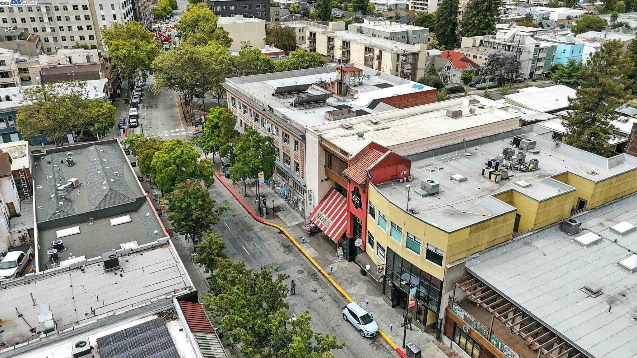 556-558 Alcatraz Ave, Oakland, California 94609, ,Residential Income,For Sale,556-558 Alcatraz Ave,41106772