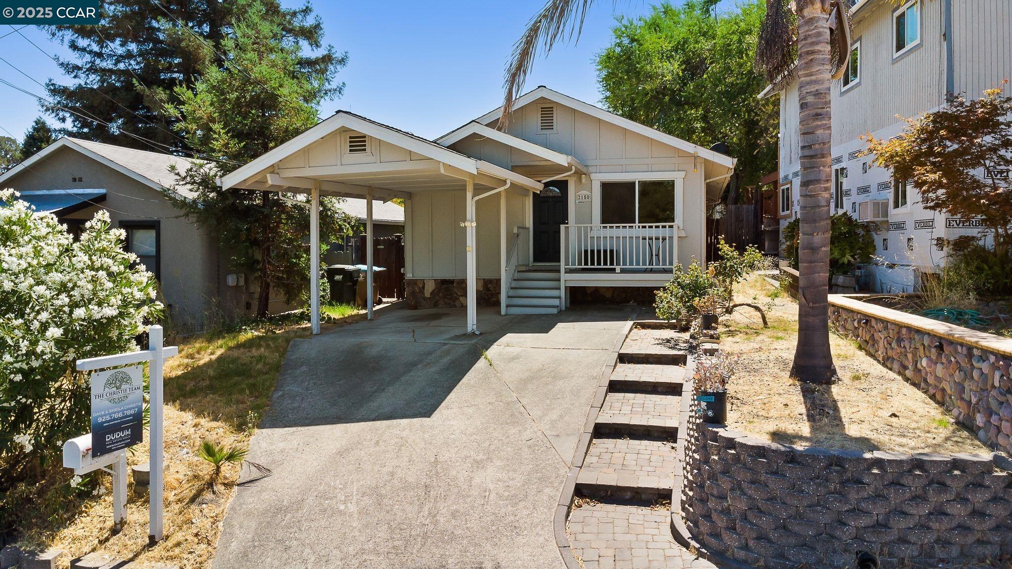 Detail Gallery Image 2 of 39 For 2150 Pomona Ave, Martinez,  CA 94553 - 3 Beds | 1 Baths