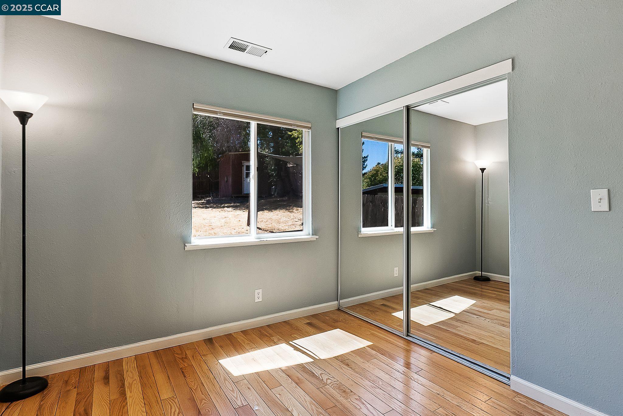 Detail Gallery Image 19 of 39 For 2150 Pomona Ave, Martinez,  CA 94553 - 3 Beds | 1 Baths