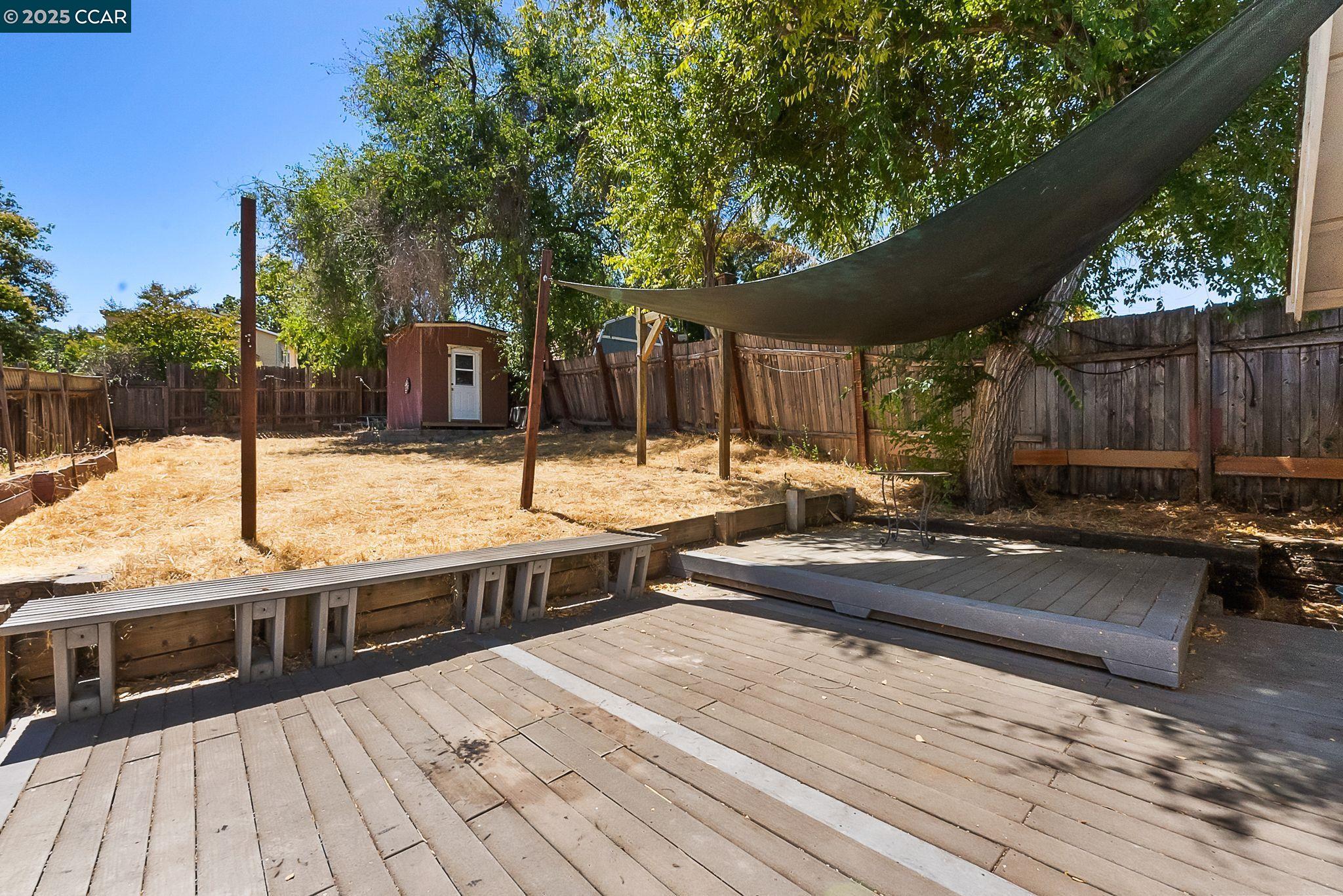 Detail Gallery Image 26 of 39 For 2150 Pomona Ave, Martinez,  CA 94553 - 3 Beds | 1 Baths