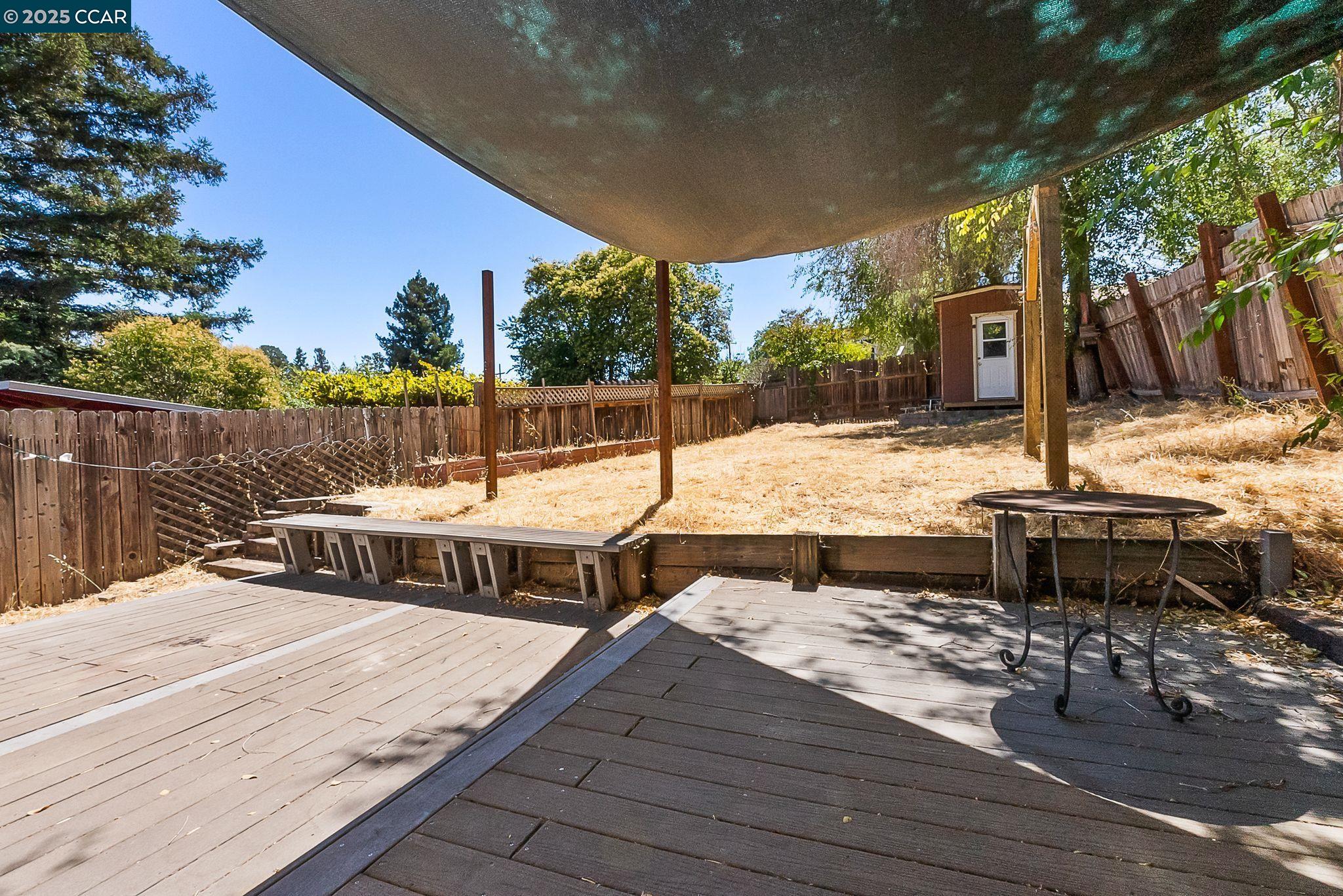 Detail Gallery Image 27 of 39 For 2150 Pomona Ave, Martinez,  CA 94553 - 3 Beds | 1 Baths