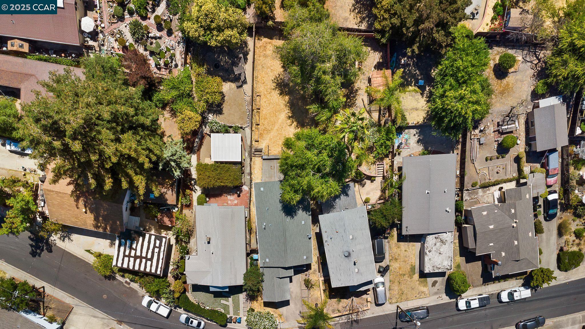 Detail Gallery Image 34 of 39 For 2150 Pomona Ave, Martinez,  CA 94553 - 3 Beds | 1 Baths
