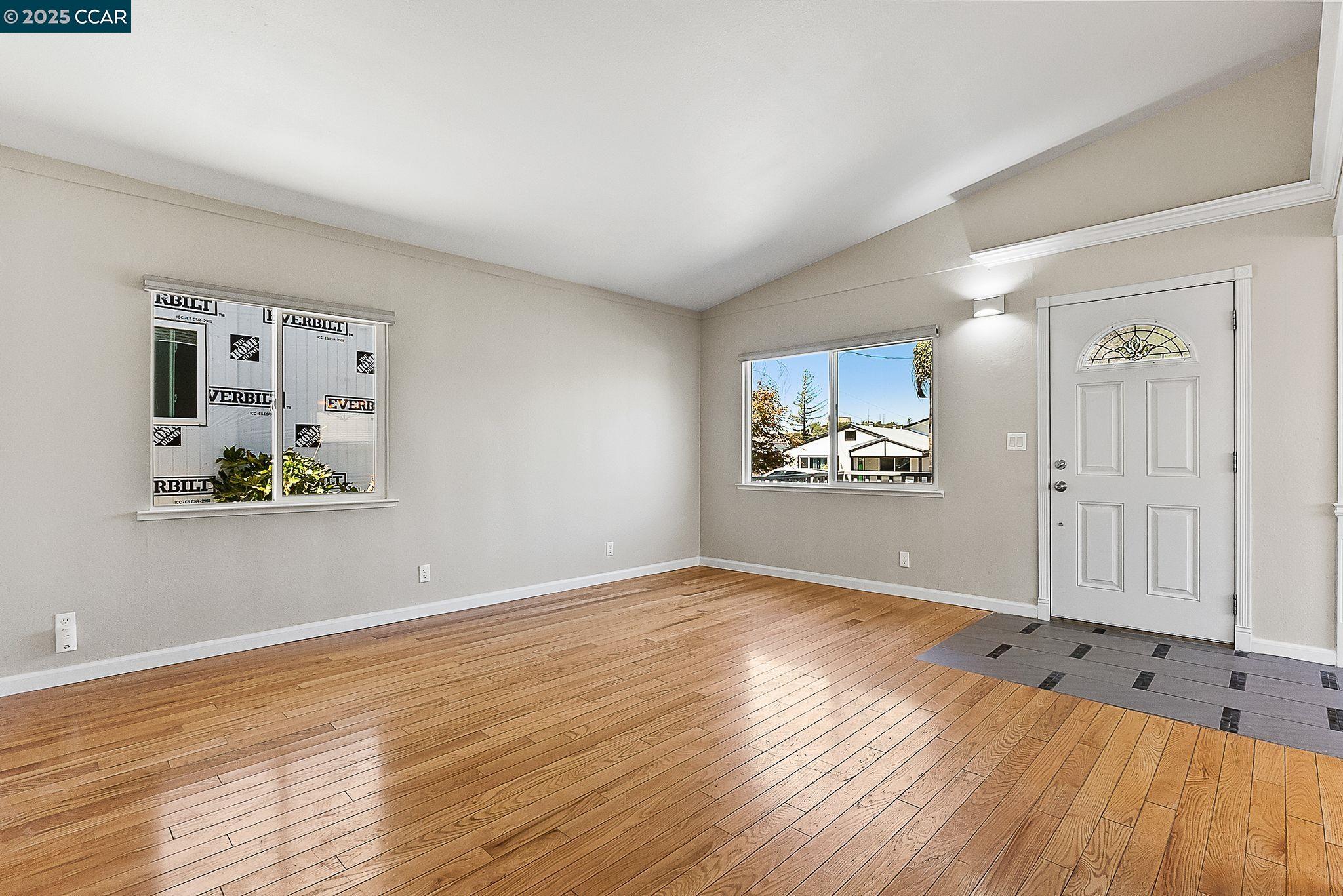 Detail Gallery Image 8 of 39 For 2150 Pomona Ave, Martinez,  CA 94553 - 3 Beds | 1 Baths
