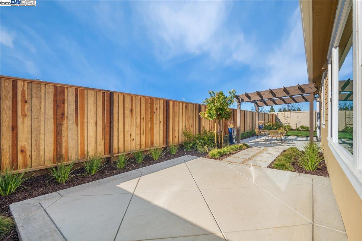 5325 Singh Circle, Union City, California 94587, 5 Bedrooms Bedrooms, 11 Rooms Rooms,3 BathroomsBathrooms,Residential,For Sale,5325 Singh Circle,41106774