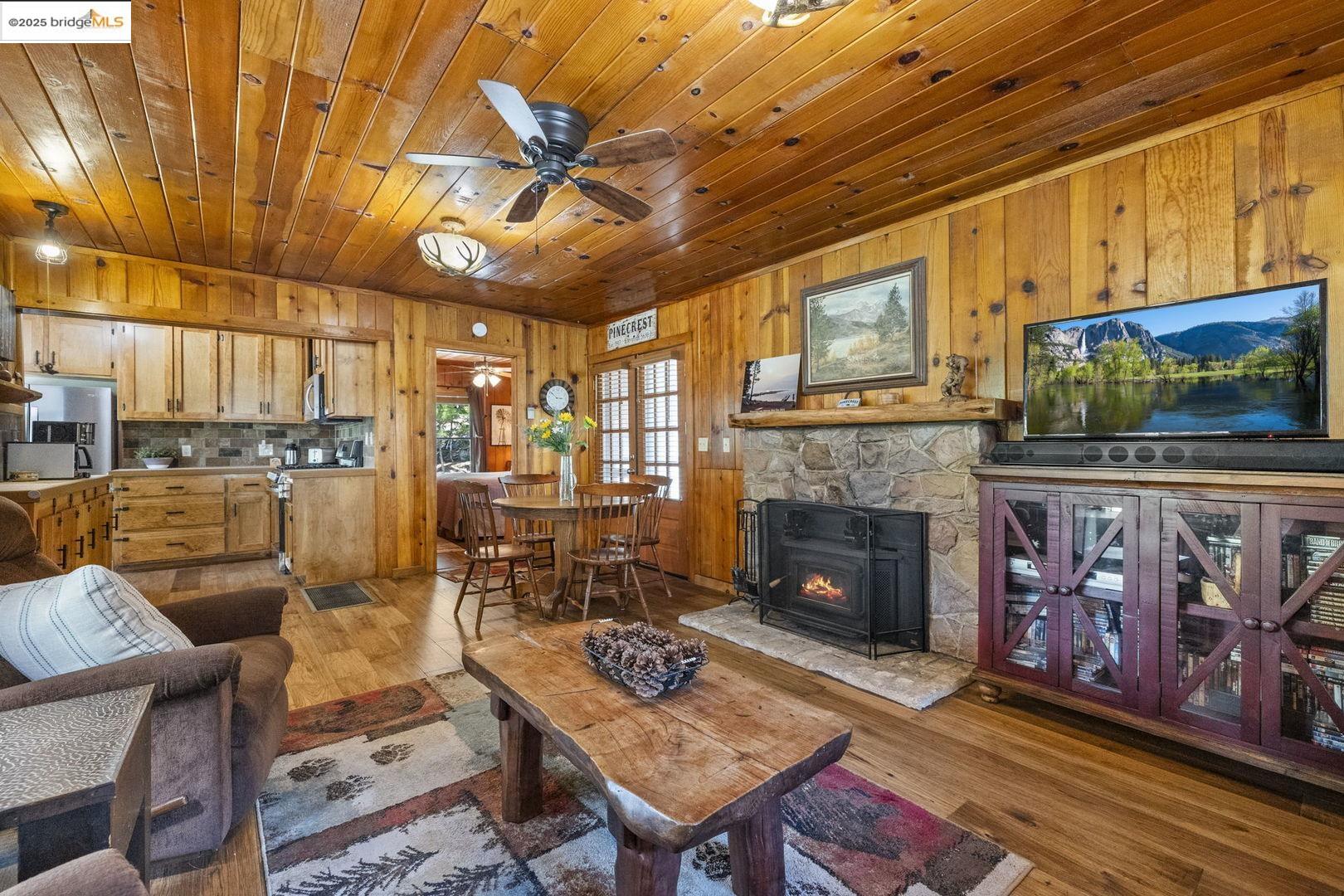 343 Lakeshore DR, Pinecrest, California 95364, 2 Bedrooms Bedrooms, 5 Rooms Rooms,2 BathroomsBathrooms,Residential,For Sale,343 Lakeshore DR,41106775