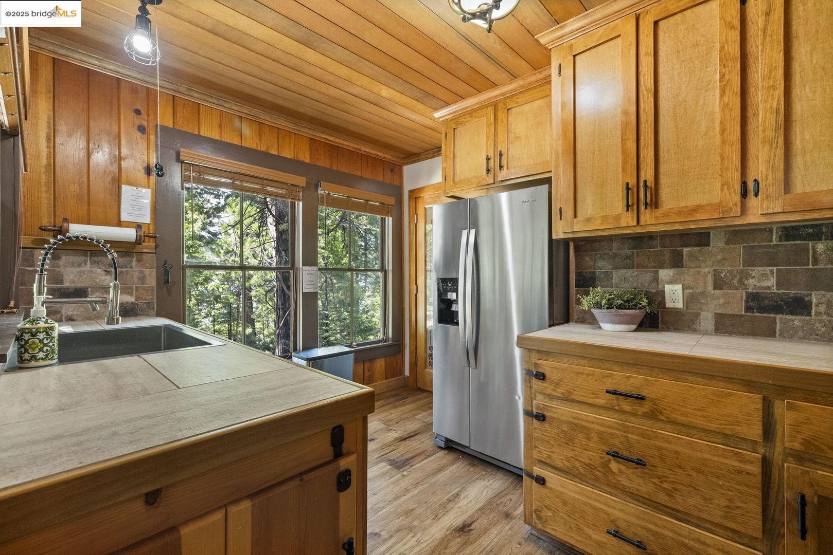 343 Lakeshore DR, Pinecrest, California 95364, 2 Bedrooms Bedrooms, 5 Rooms Rooms,2 BathroomsBathrooms,Residential,For Sale,343 Lakeshore DR,41106775