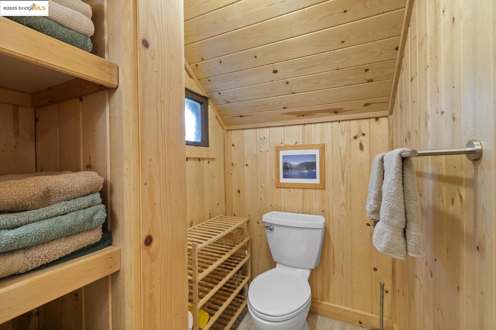 343 Lakeshore DR, Pinecrest, California 95364, 2 Bedrooms Bedrooms, 5 Rooms Rooms,2 BathroomsBathrooms,Residential,For Sale,343 Lakeshore DR,41106775