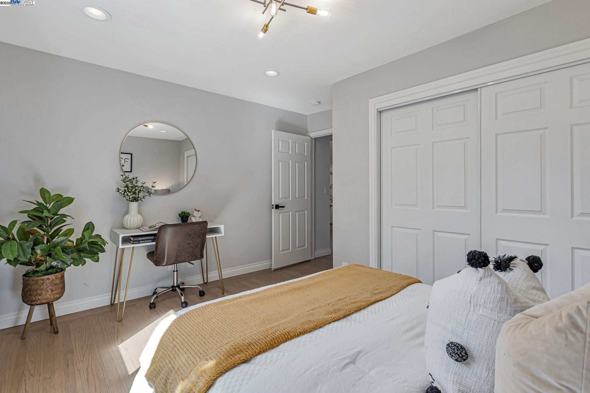 Detail Gallery Image 19 of 36 For 581 Kirk Ave, Sunnyvale,  CA 94085 - 3 Beds | 3 Baths