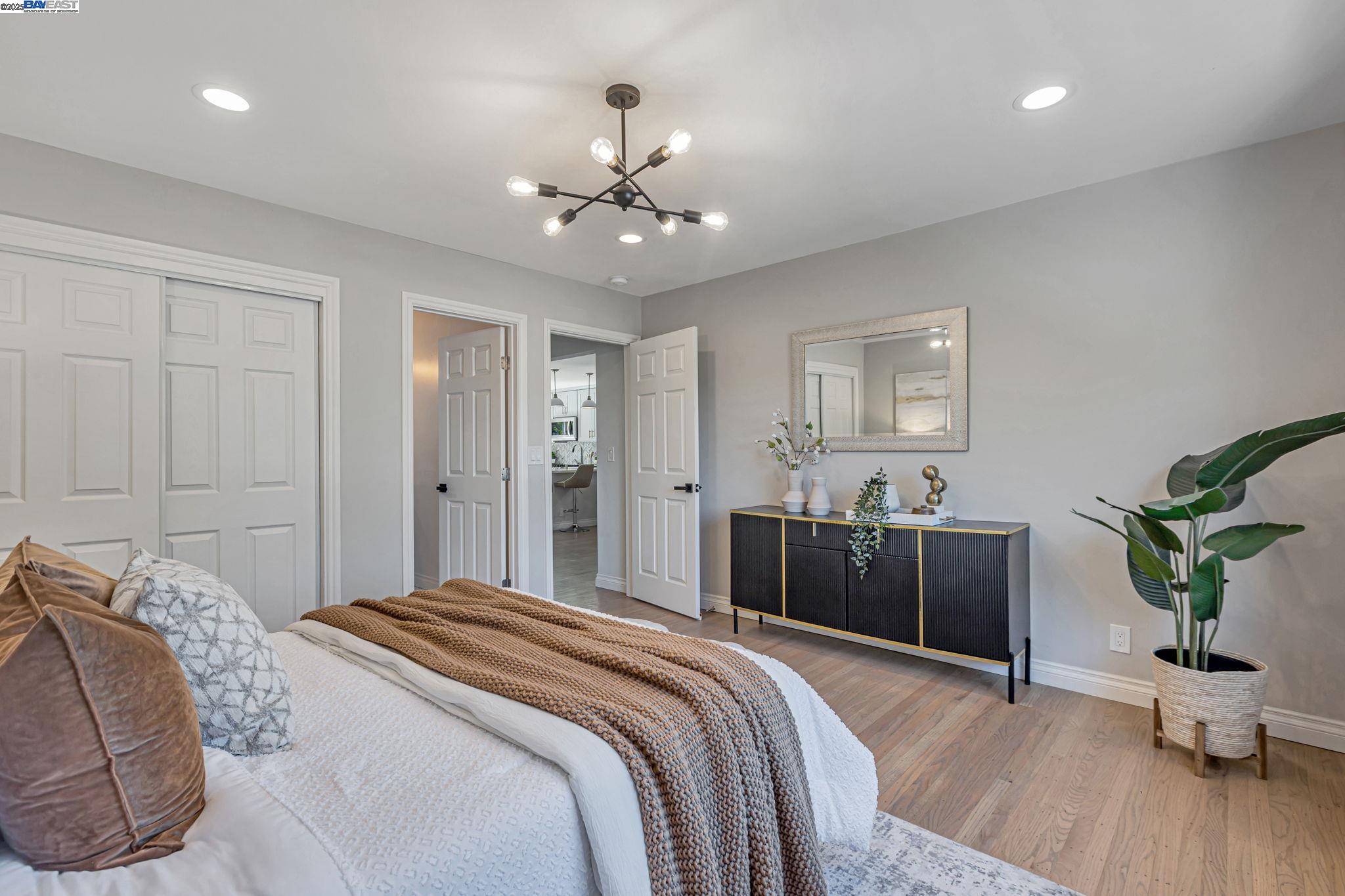 Detail Gallery Image 21 of 36 For 581 Kirk Ave, Sunnyvale,  CA 94085 - 3 Beds | 3 Baths