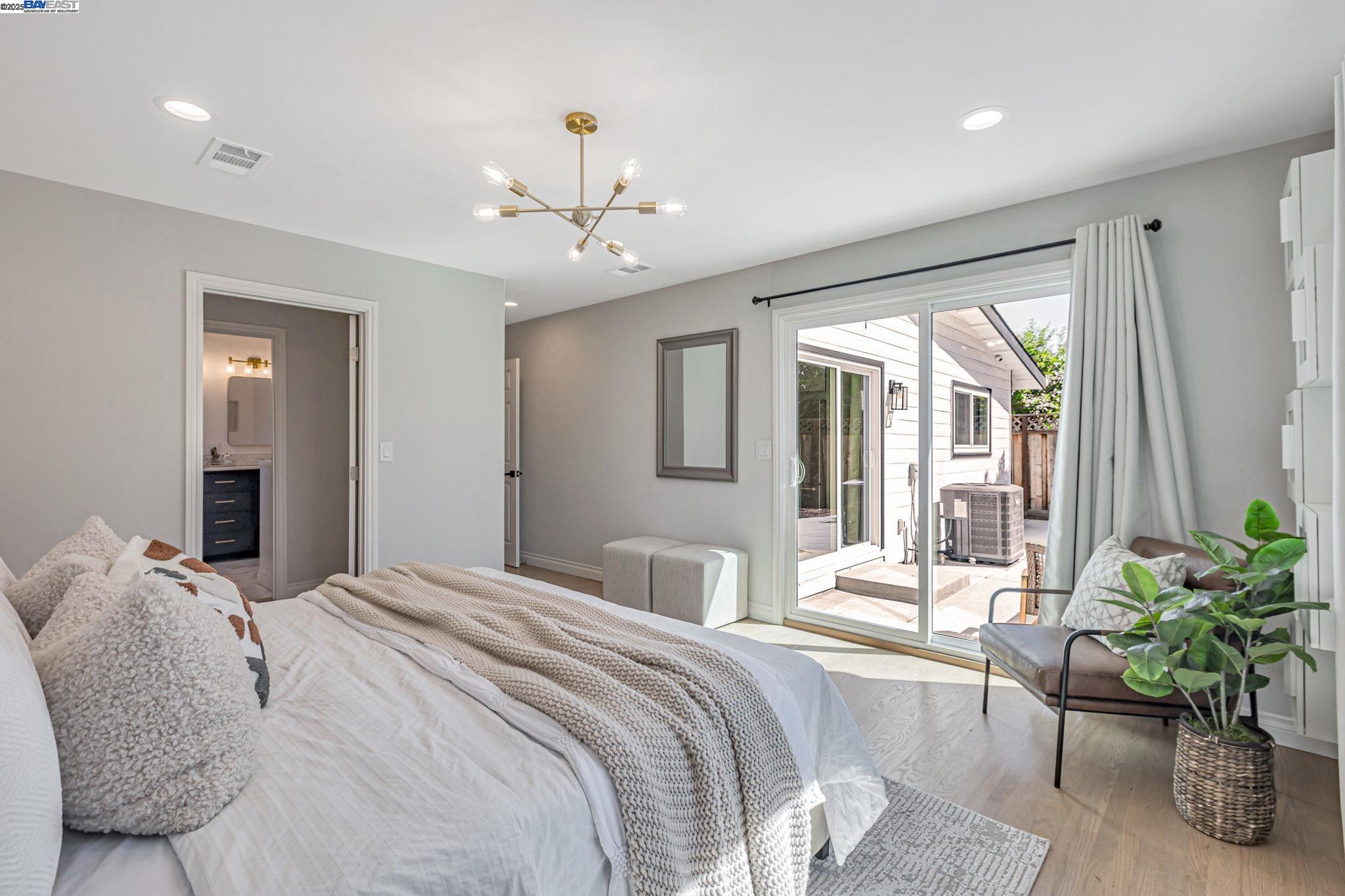 Detail Gallery Image 24 of 36 For 581 Kirk Ave, Sunnyvale,  CA 94085 - 3 Beds | 3 Baths