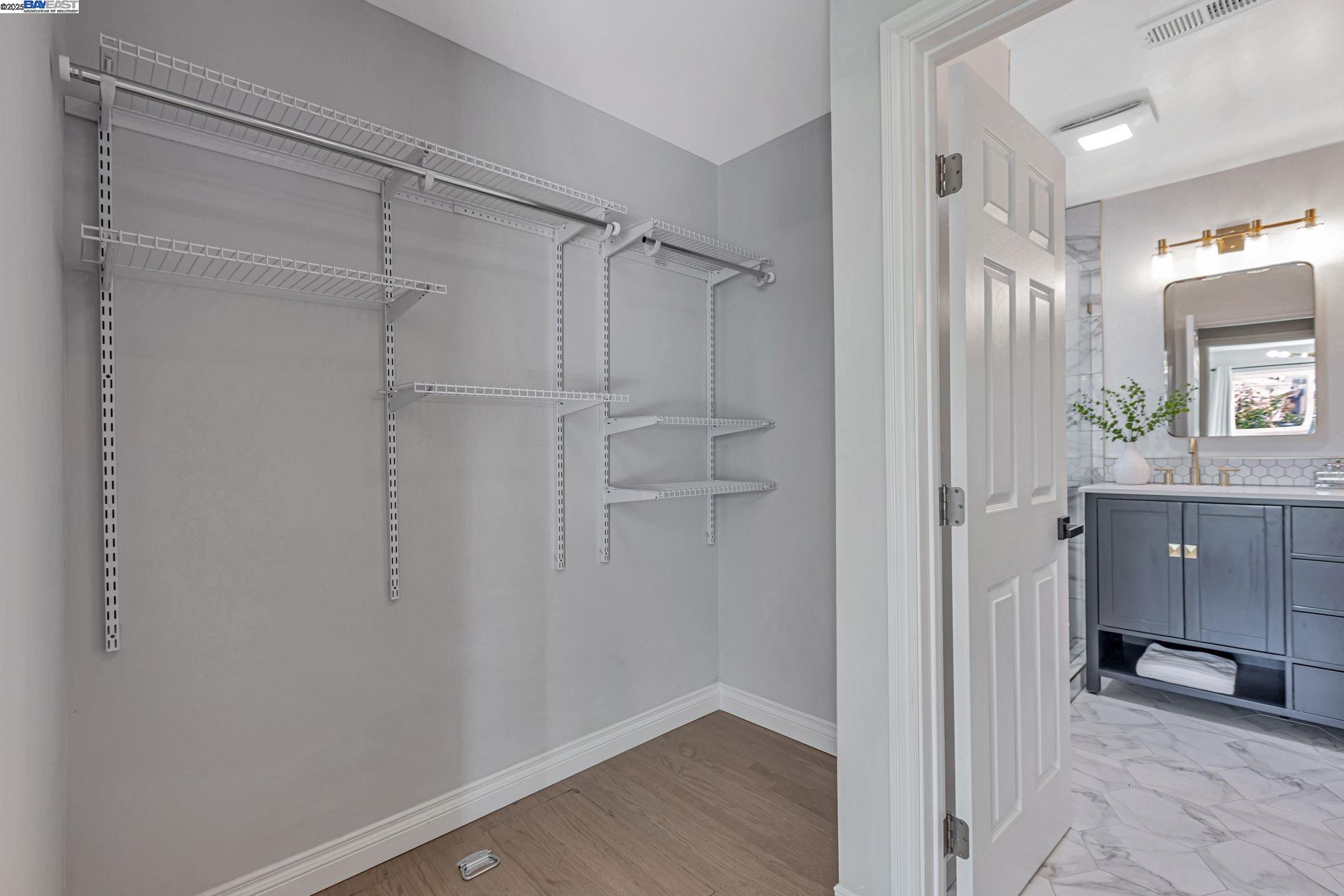 Detail Gallery Image 28 of 36 For 581 Kirk Ave, Sunnyvale,  CA 94085 - 3 Beds | 3 Baths
