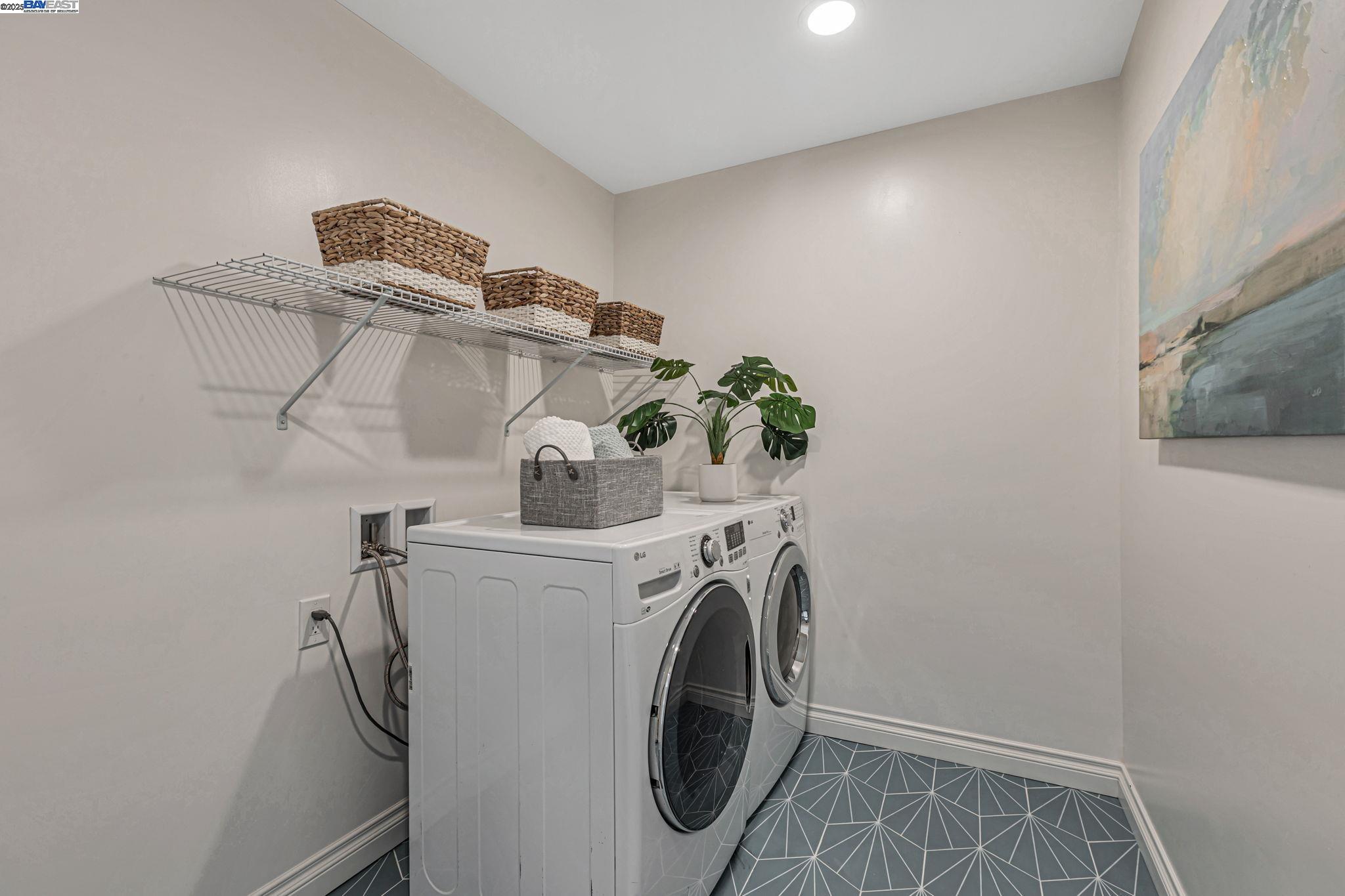 Detail Gallery Image 30 of 36 For 581 Kirk Ave, Sunnyvale,  CA 94085 - 3 Beds | 3 Baths