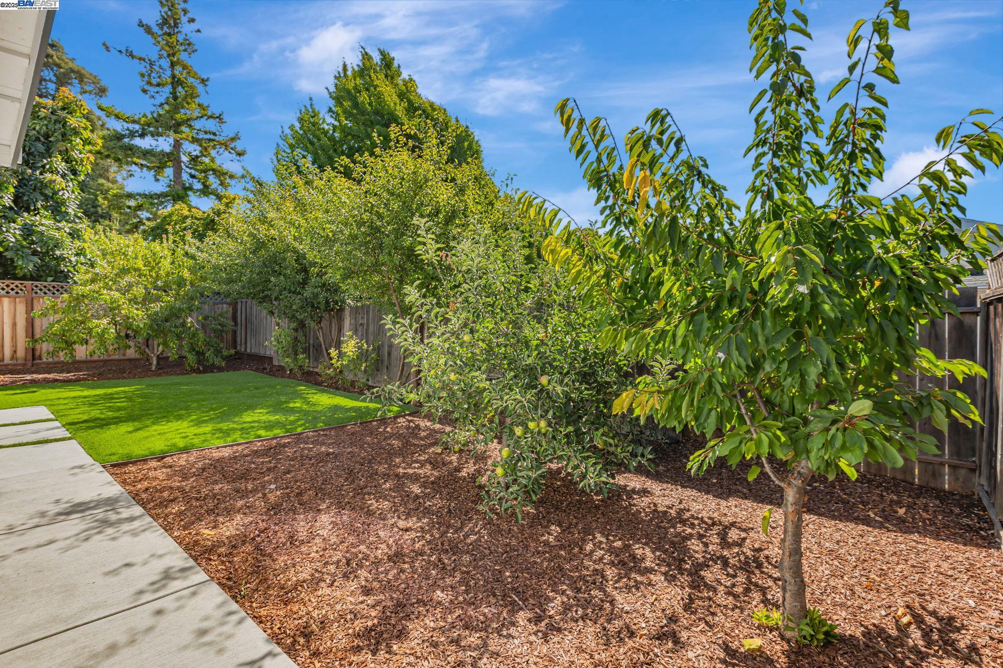 Detail Gallery Image 35 of 36 For 581 Kirk Ave, Sunnyvale,  CA 94085 - 3 Beds | 3 Baths