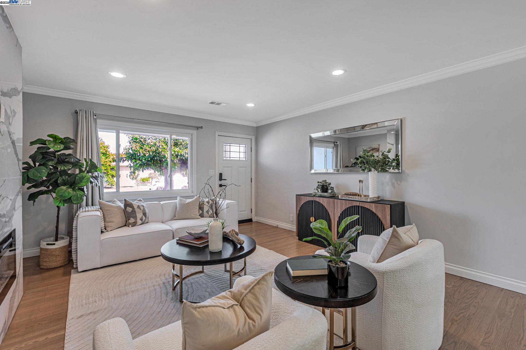 Detail Gallery Image 5 of 36 For 581 Kirk Ave, Sunnyvale,  CA 94085 - 3 Beds | 3 Baths