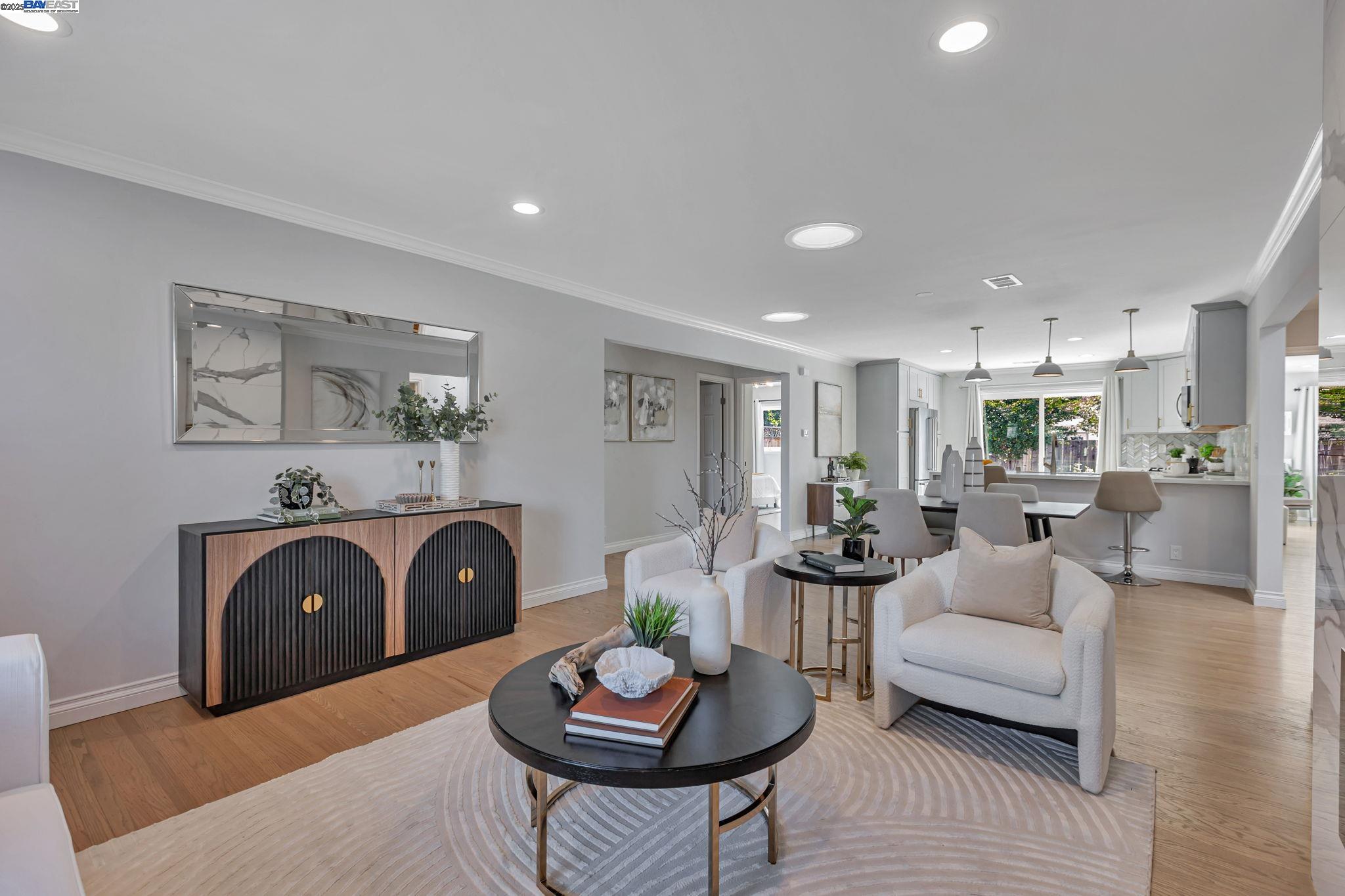 Detail Gallery Image 6 of 36 For 581 Kirk Ave, Sunnyvale,  CA 94085 - 3 Beds | 3 Baths