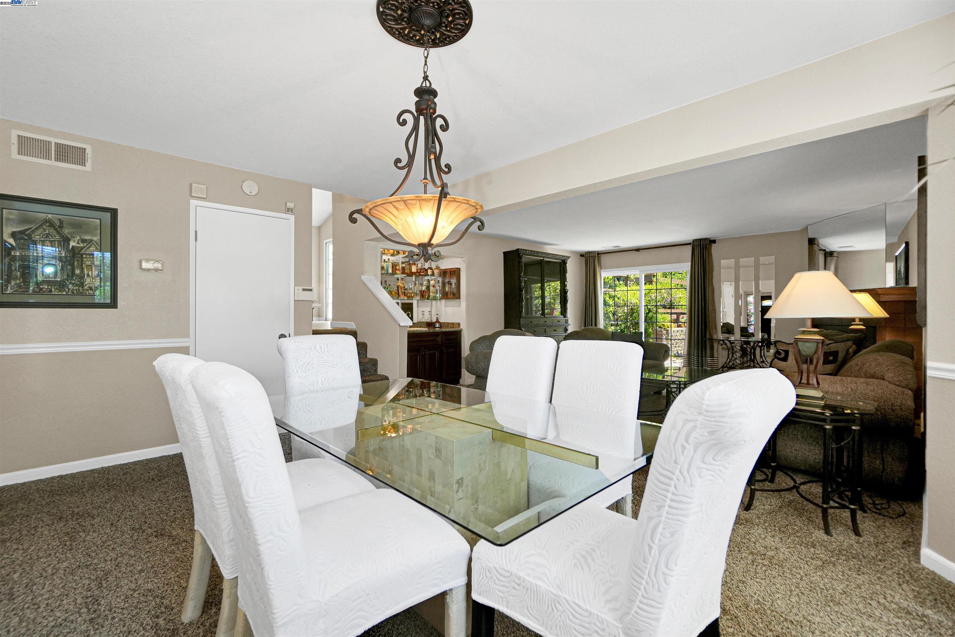 Detail Gallery Image 11 of 48 For 627 Alquire Pkwy, Hayward,  CA 94544 - 3 Beds | 2/1 Baths