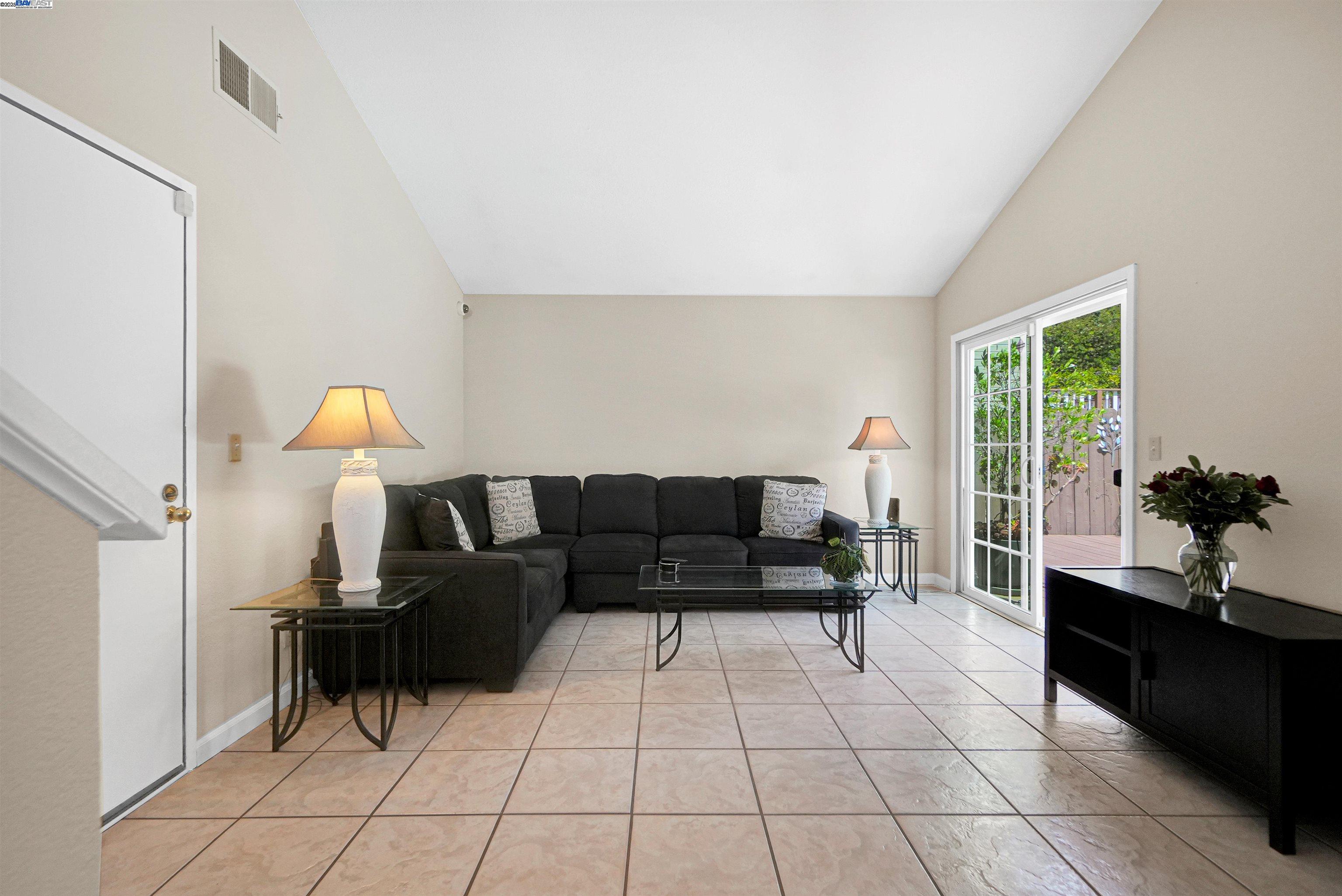 Detail Gallery Image 21 of 48 For 627 Alquire Pkwy, Hayward,  CA 94544 - 3 Beds | 2/1 Baths