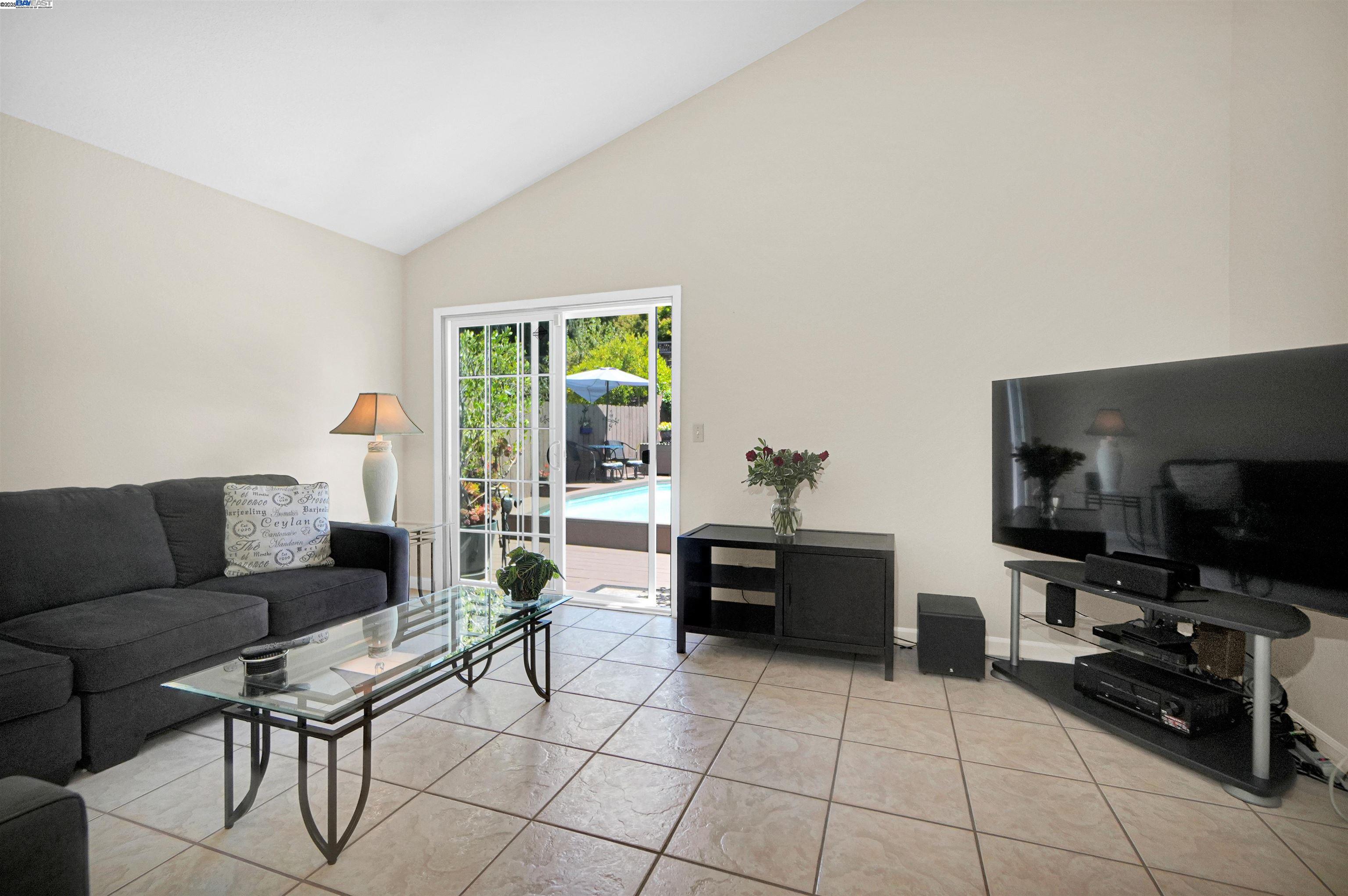 Detail Gallery Image 23 of 48 For 627 Alquire Pkwy, Hayward,  CA 94544 - 3 Beds | 2/1 Baths