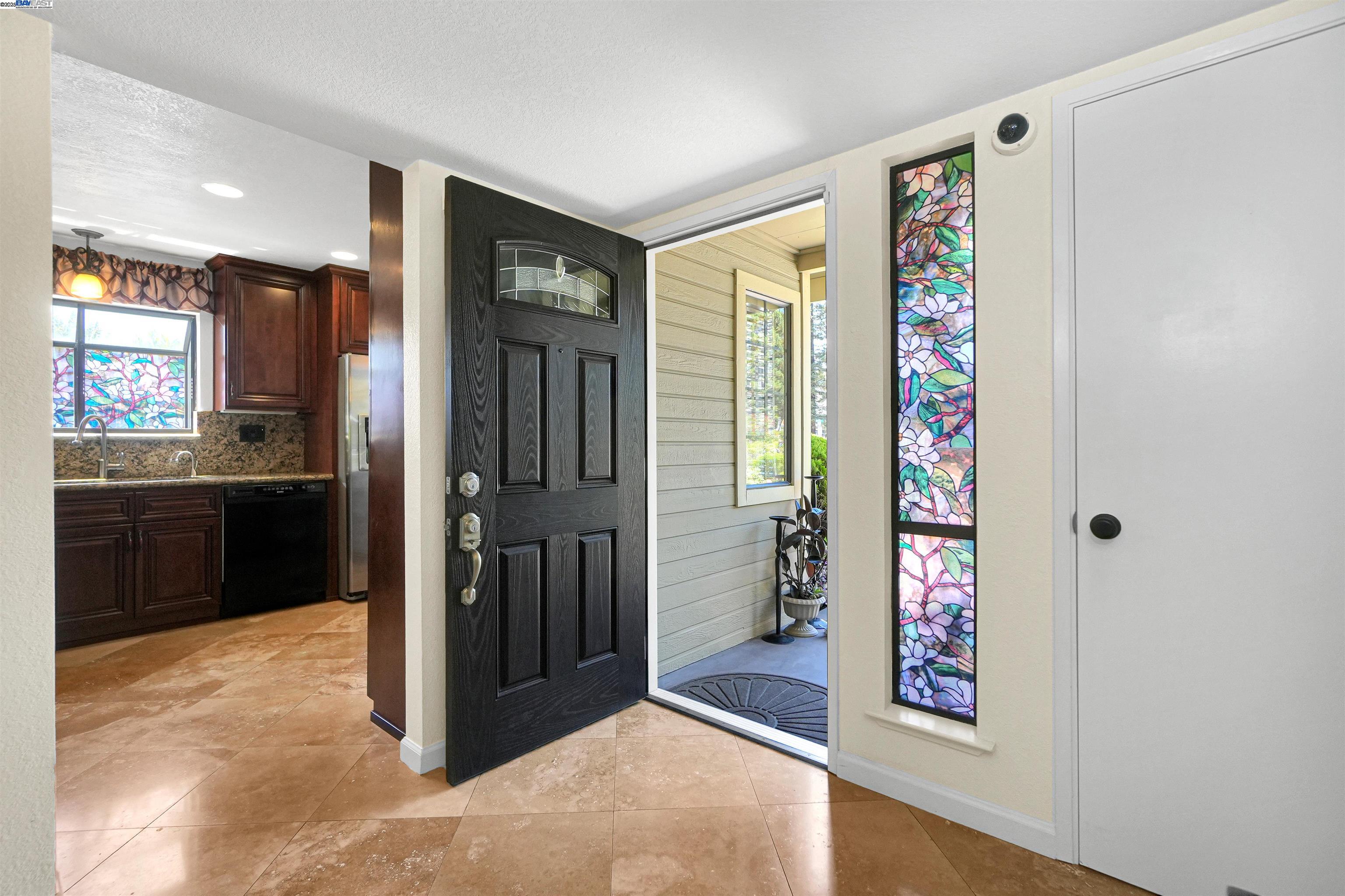 Detail Gallery Image 6 of 48 For 627 Alquire Pkwy, Hayward,  CA 94544 - 3 Beds | 2/1 Baths