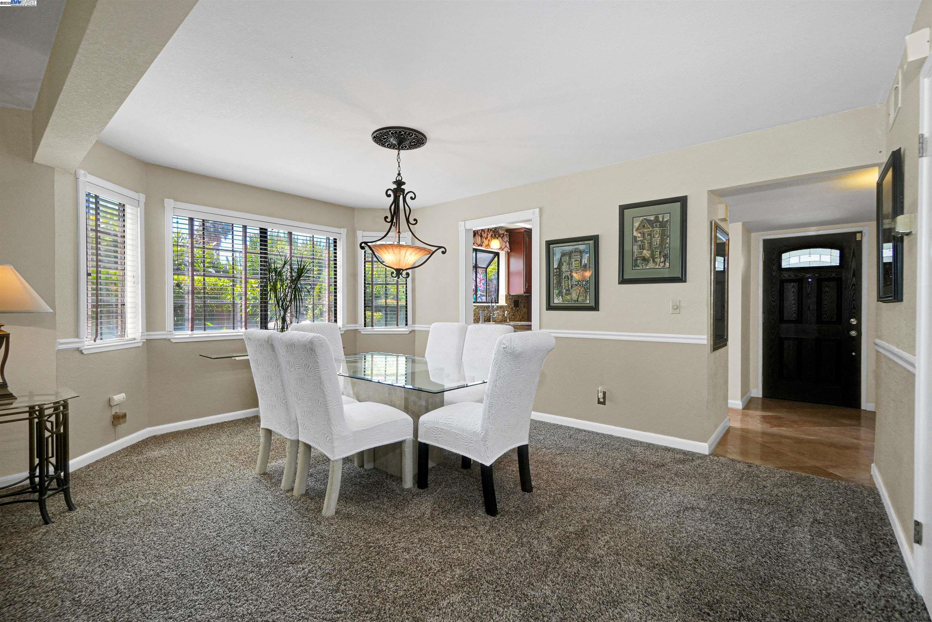 Detail Gallery Image 10 of 48 For 627 Alquire Pkwy, Hayward,  CA 94544 - 3 Beds | 2/1 Baths