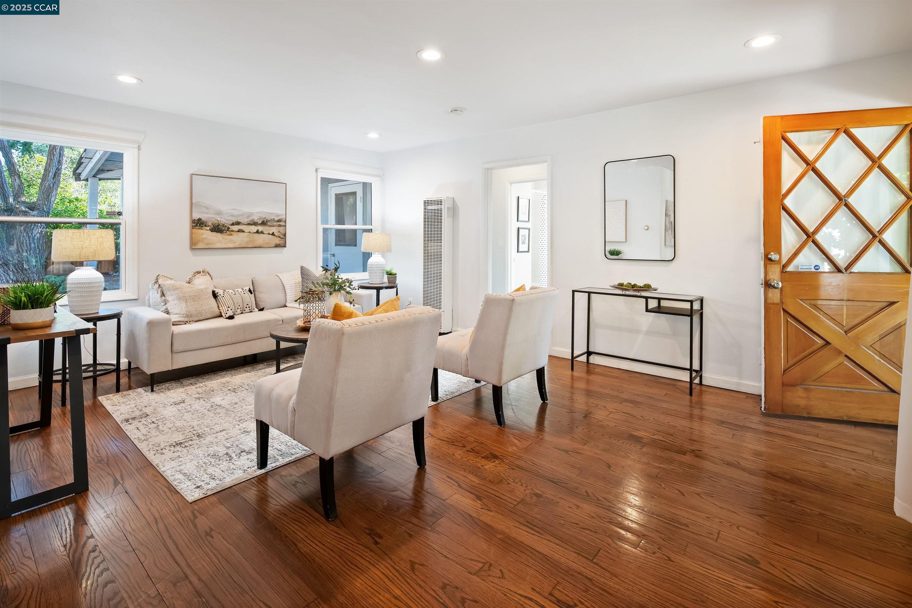 Detail Gallery Image 7 of 27 For 2332 Mountain View Dr, Concord,  CA 94520 - 2 Beds | 1 Baths