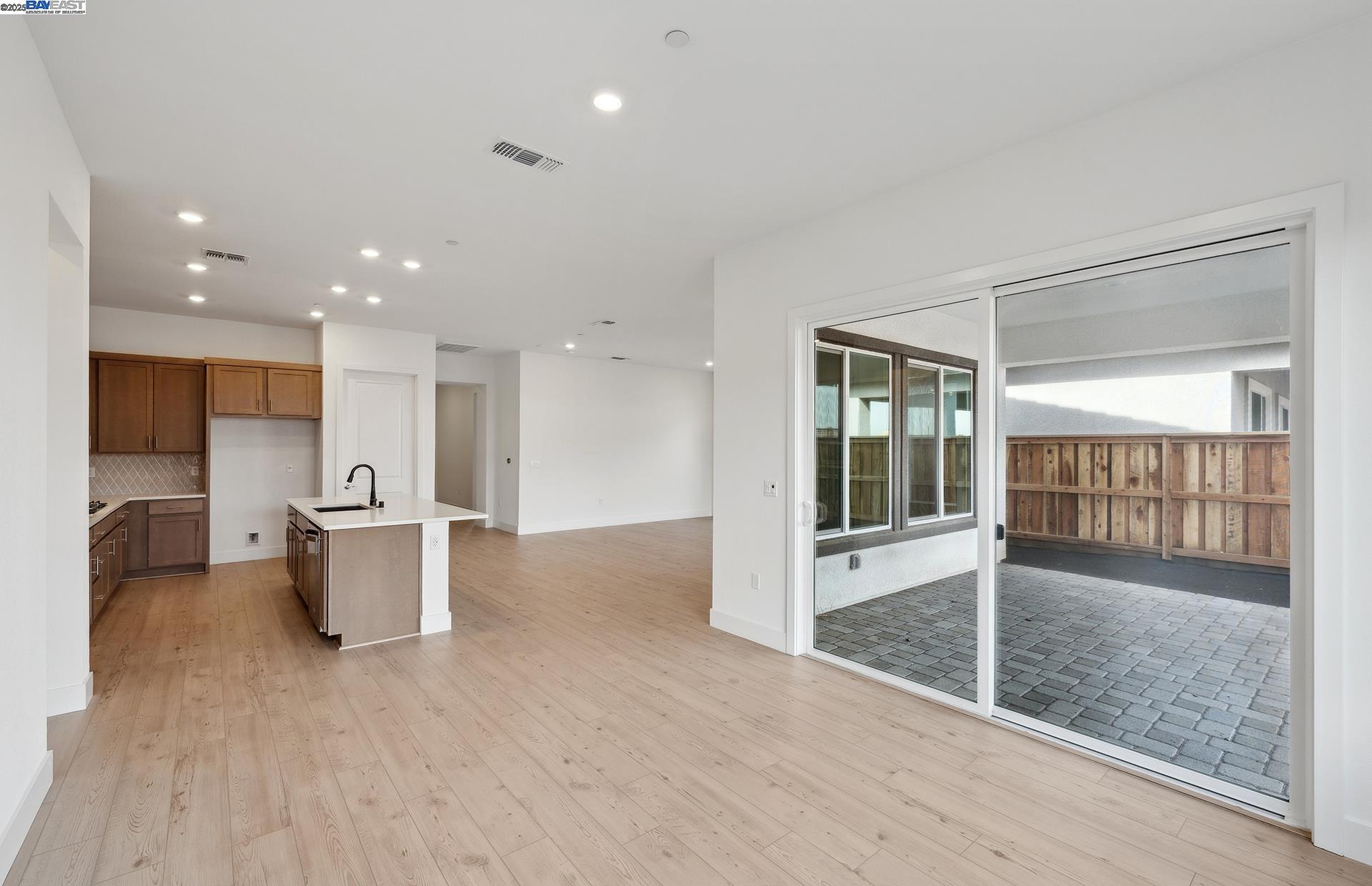Detail Gallery Image 15 of 34 For 17678 Brightwood Avenue, Lathrop,  CA 95330 - 2 Beds | 2/1 Baths