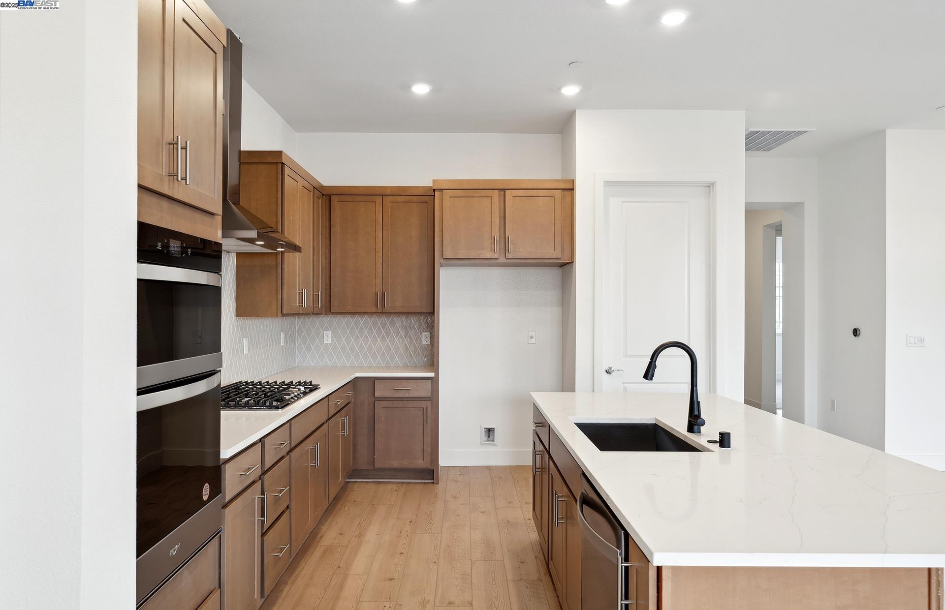 Detail Gallery Image 18 of 34 For 17678 Brightwood Avenue, Lathrop,  CA 95330 - 2 Beds | 2/1 Baths