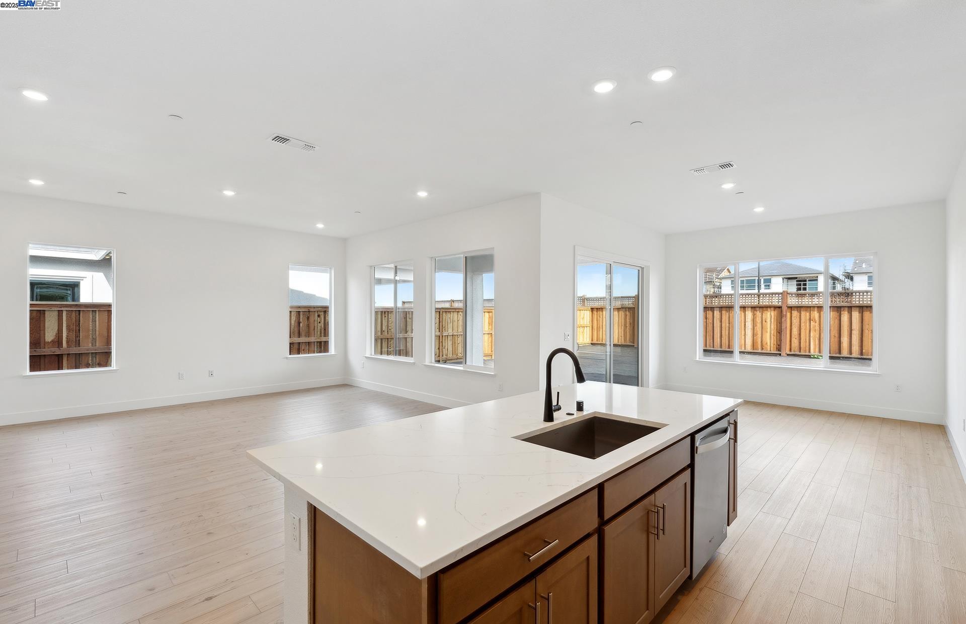 Detail Gallery Image 19 of 34 For 17678 Brightwood Avenue, Lathrop,  CA 95330 - 2 Beds | 2/1 Baths