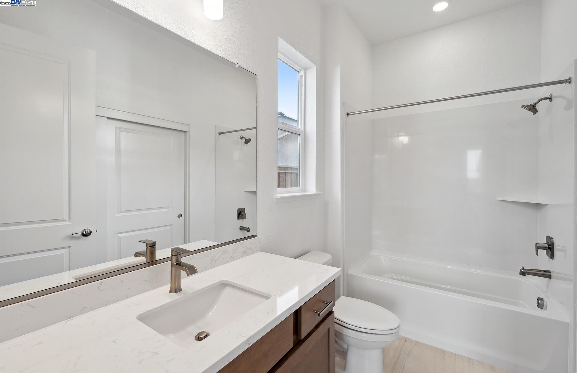 Detail Gallery Image 32 of 34 For 17678 Brightwood Avenue, Lathrop,  CA 95330 - 2 Beds | 2/1 Baths