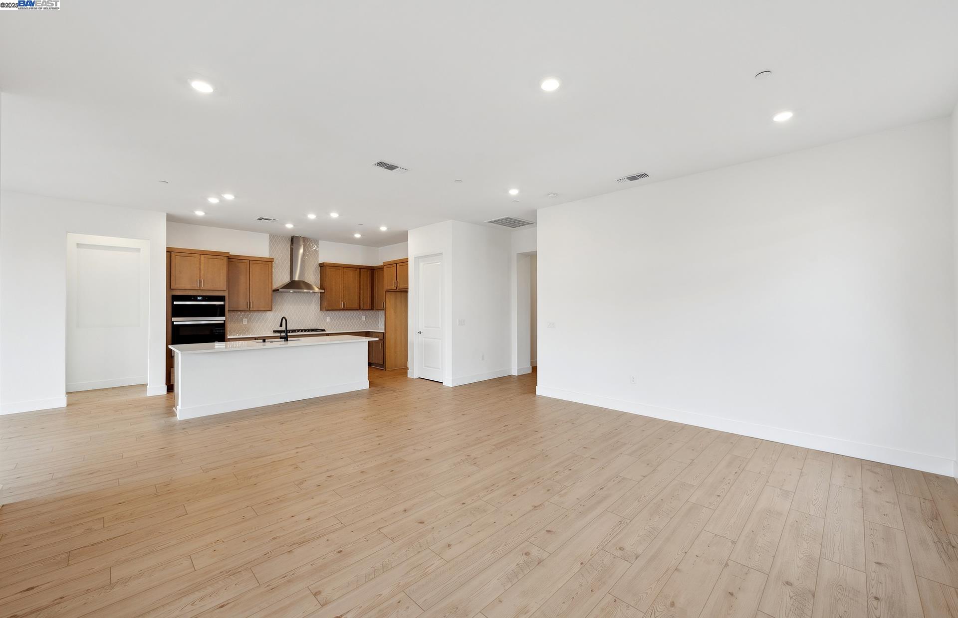 Detail Gallery Image 10 of 34 For 17678 Brightwood Avenue, Lathrop,  CA 95330 - 2 Beds | 2/1 Baths