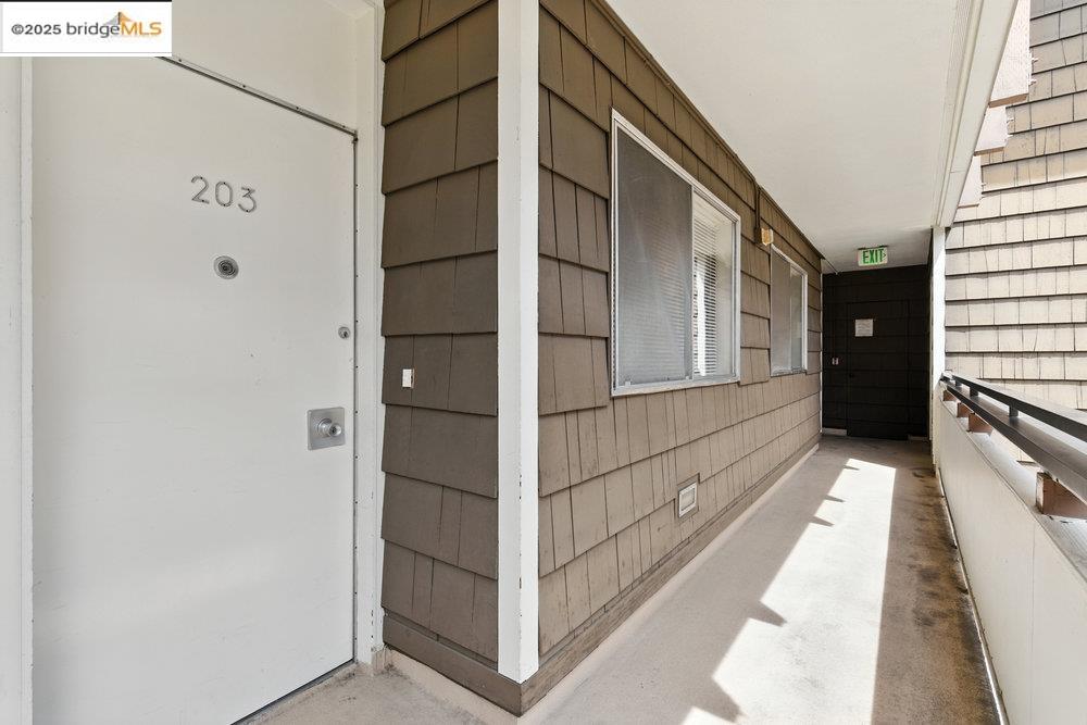 Detail Gallery Image 36 of 38 For 2601 College Ave #203,  Berkeley,  CA 94704 - 2 Beds | 1 Baths
